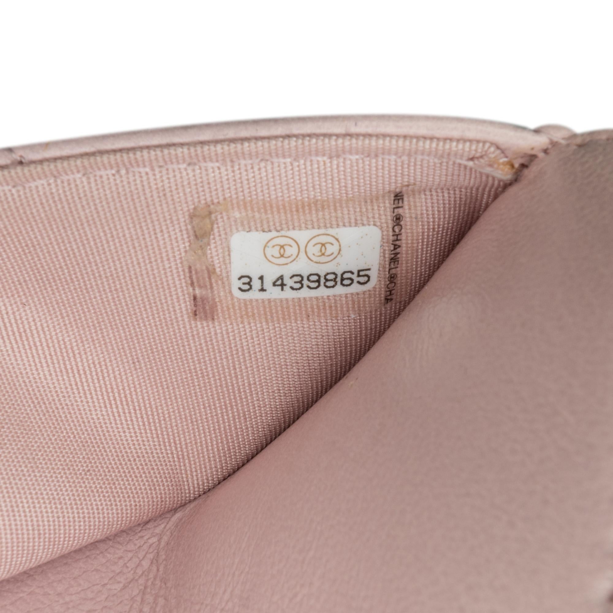 Chanel Quilted Lambskin 19 Wallet on Chain (SHG-td22ep)