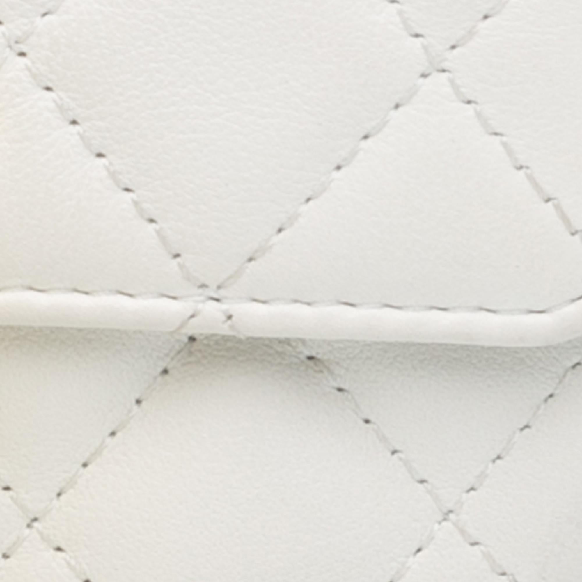 Chanel Quilted Lambskin About Pearls Card Holder On Chain (SHG-yBjq5O)