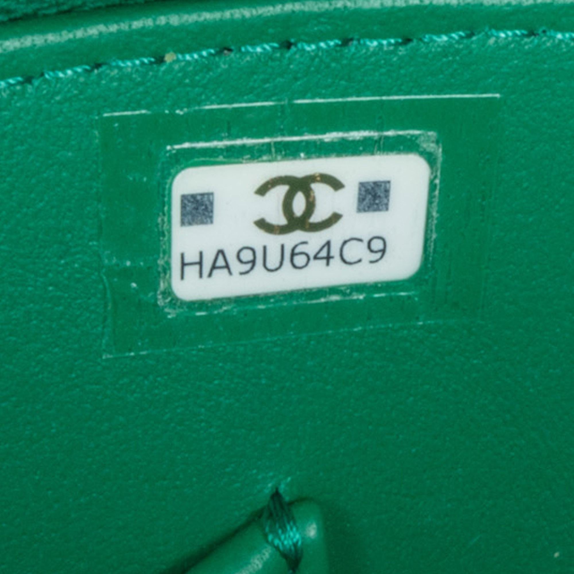 Chanel Quilted Lambskin Afternoon Tea Vanity Case with Chain (SHG-w7OUtb)