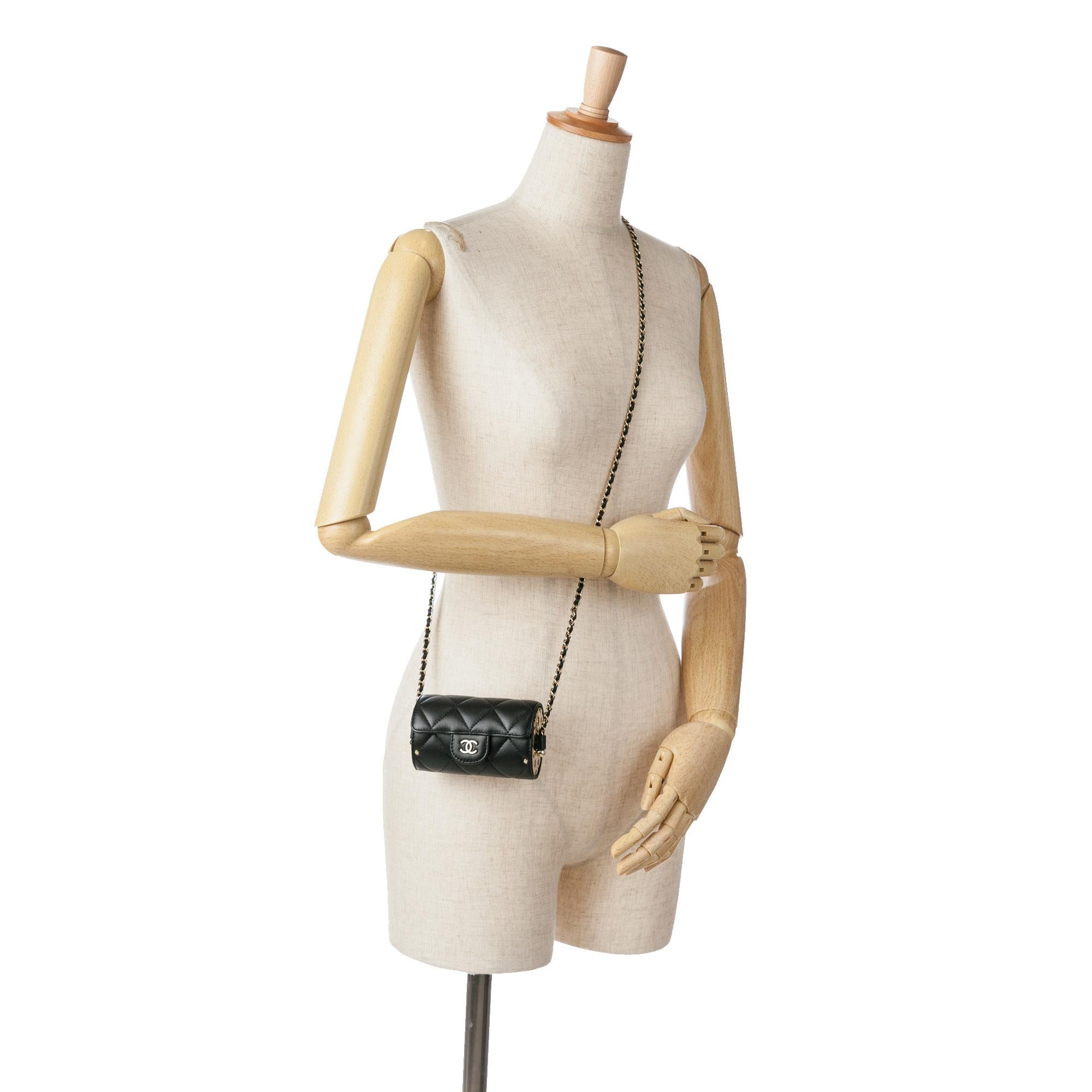 Chanel Quilted Lambskin Box Of Secrets Card Holder With Chain (SHG-AauFyw)