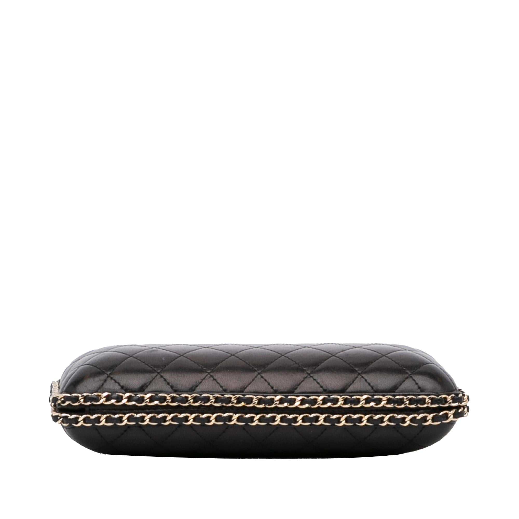 Chanel Quilted Lambskin Chain Around Clutch (SHG-vCMQzd)