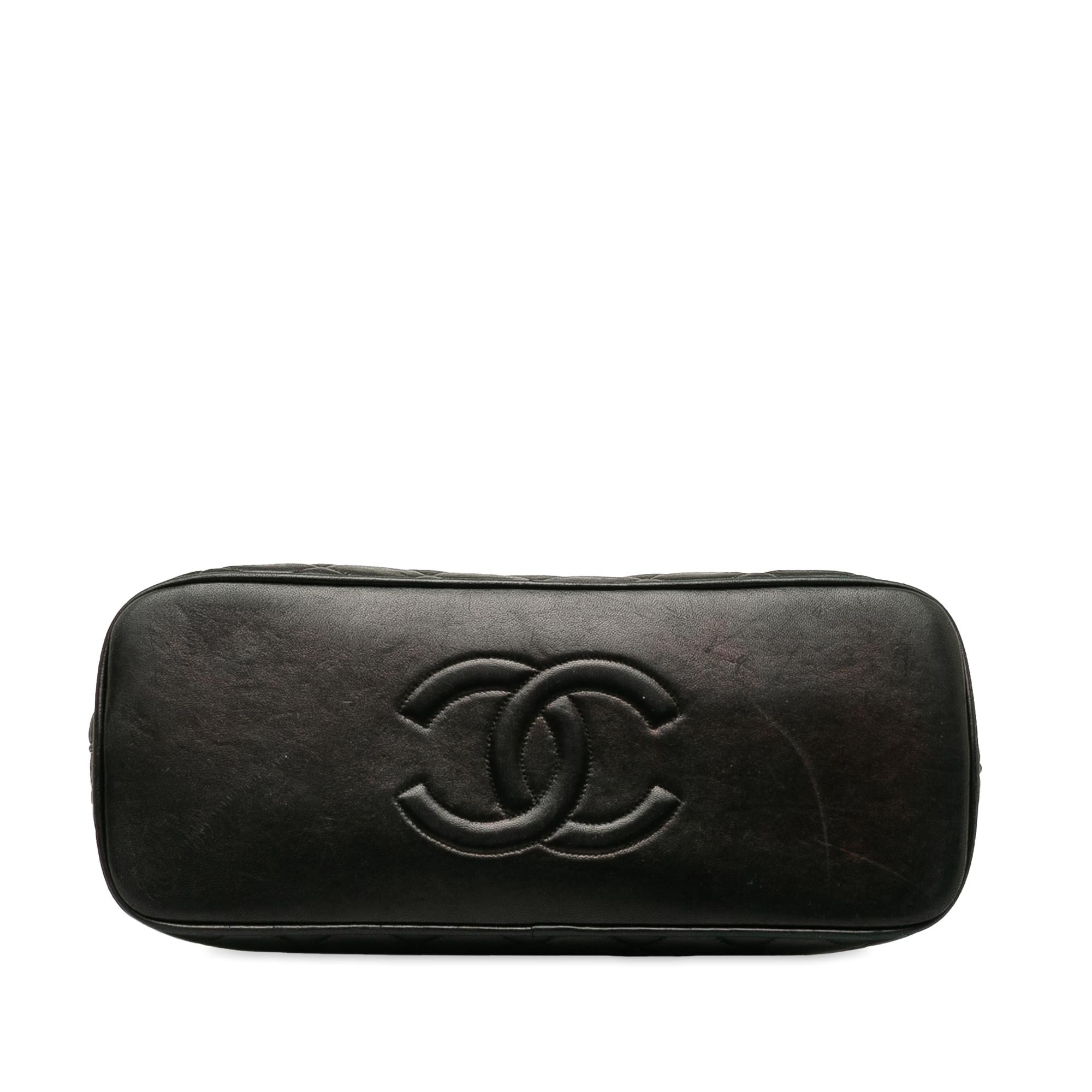 Chanel Quilted Lambskin Dome Shoulder Bag (SHG-BDgoe5)