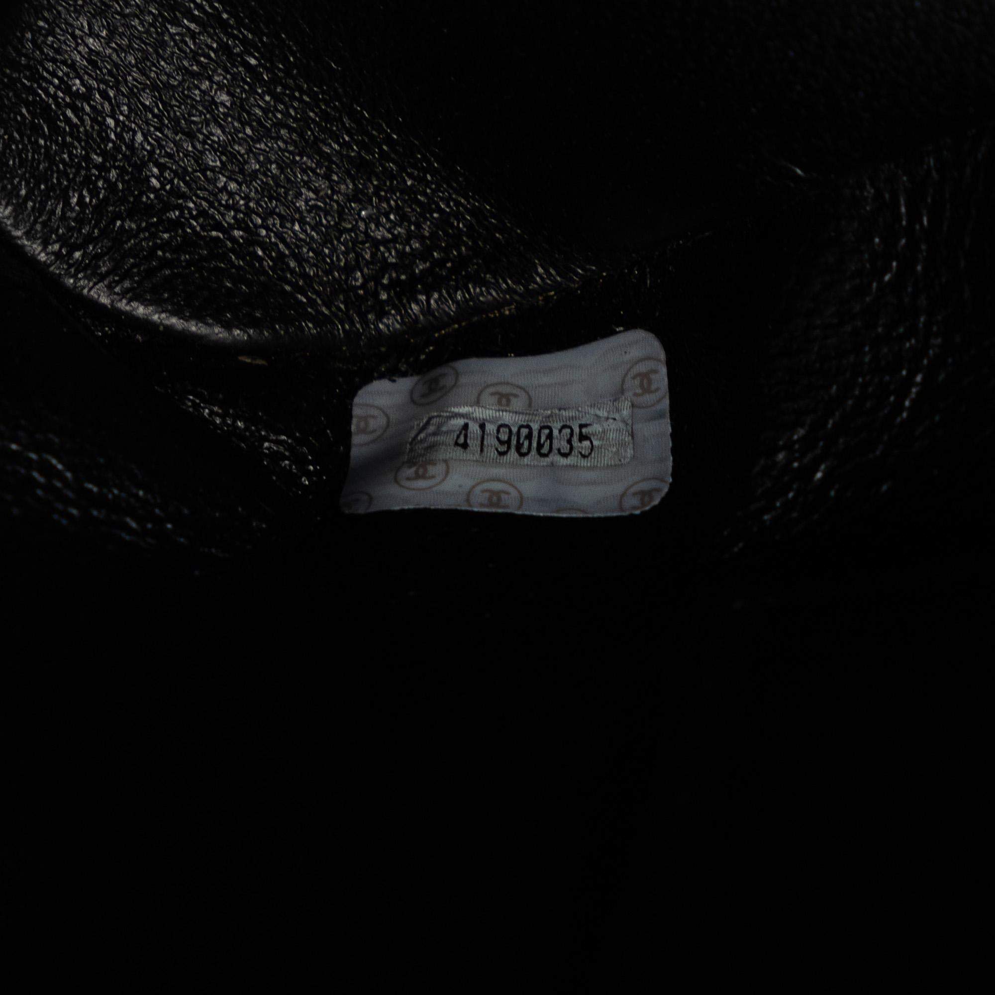 Chanel Quilted Lambskin Dome Shoulder Bag (SHG-BDgoe5)