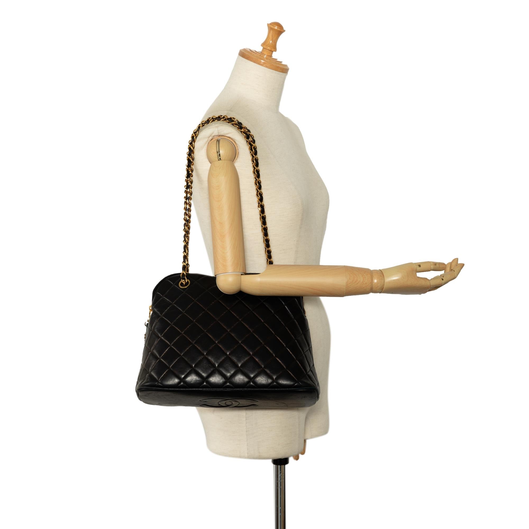 Chanel Quilted Lambskin Dome Shoulder Bag (SHG-BDgoe5)