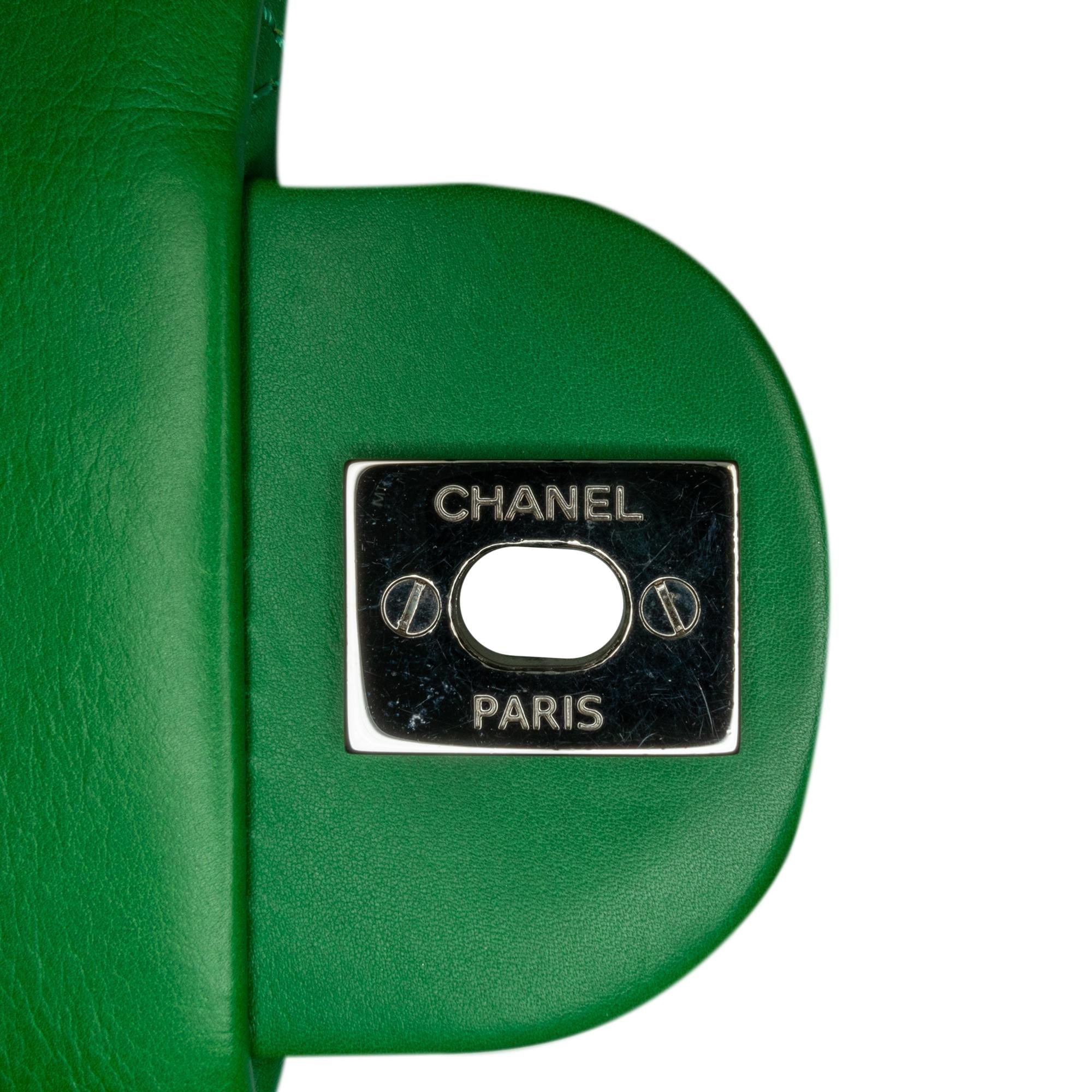 Chanel Quilted Lambskin Double Compartment Chain Flap (SHG-ylKzpw)