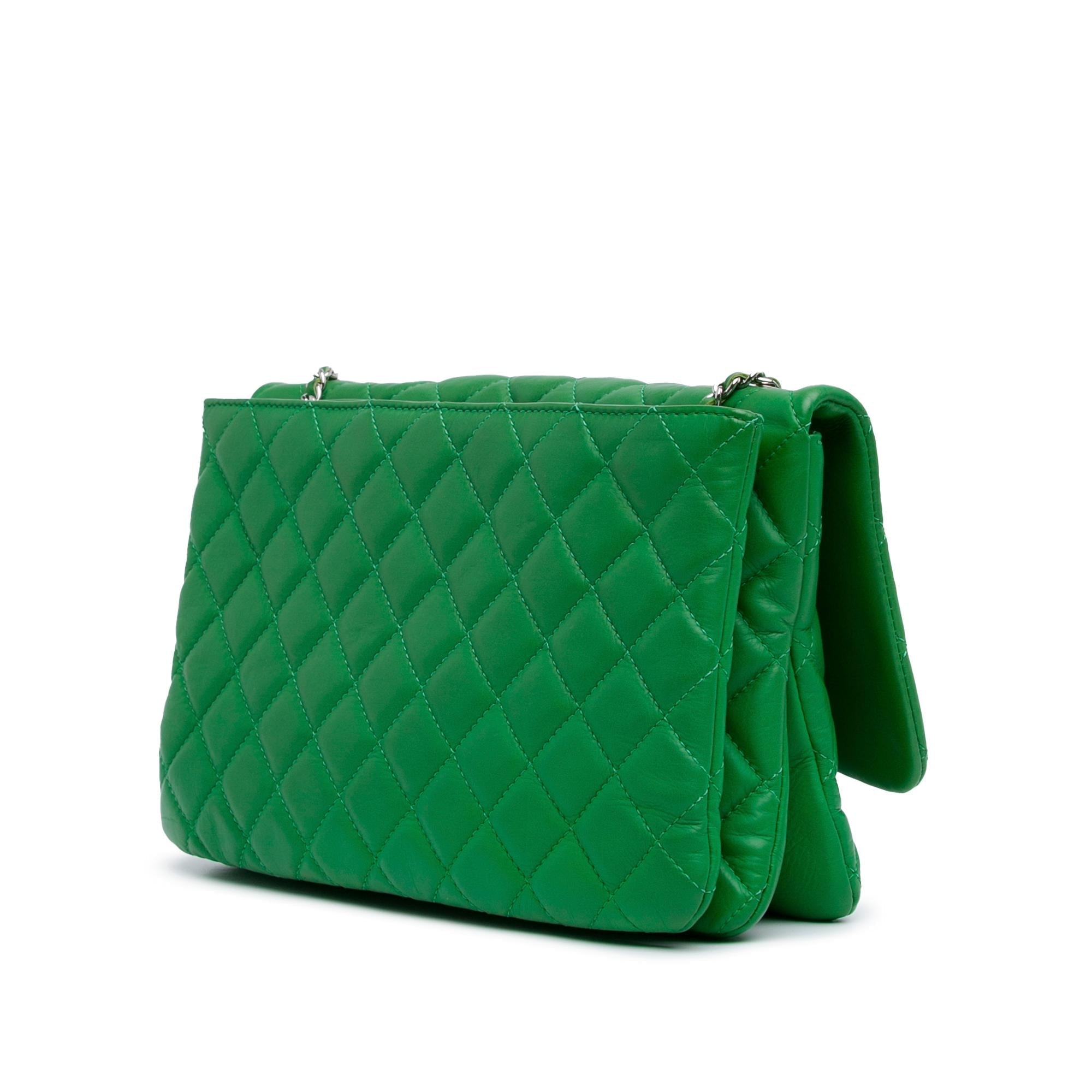 Chanel Quilted Lambskin Double Compartment Chain Flap (SHG-ylKzpw)