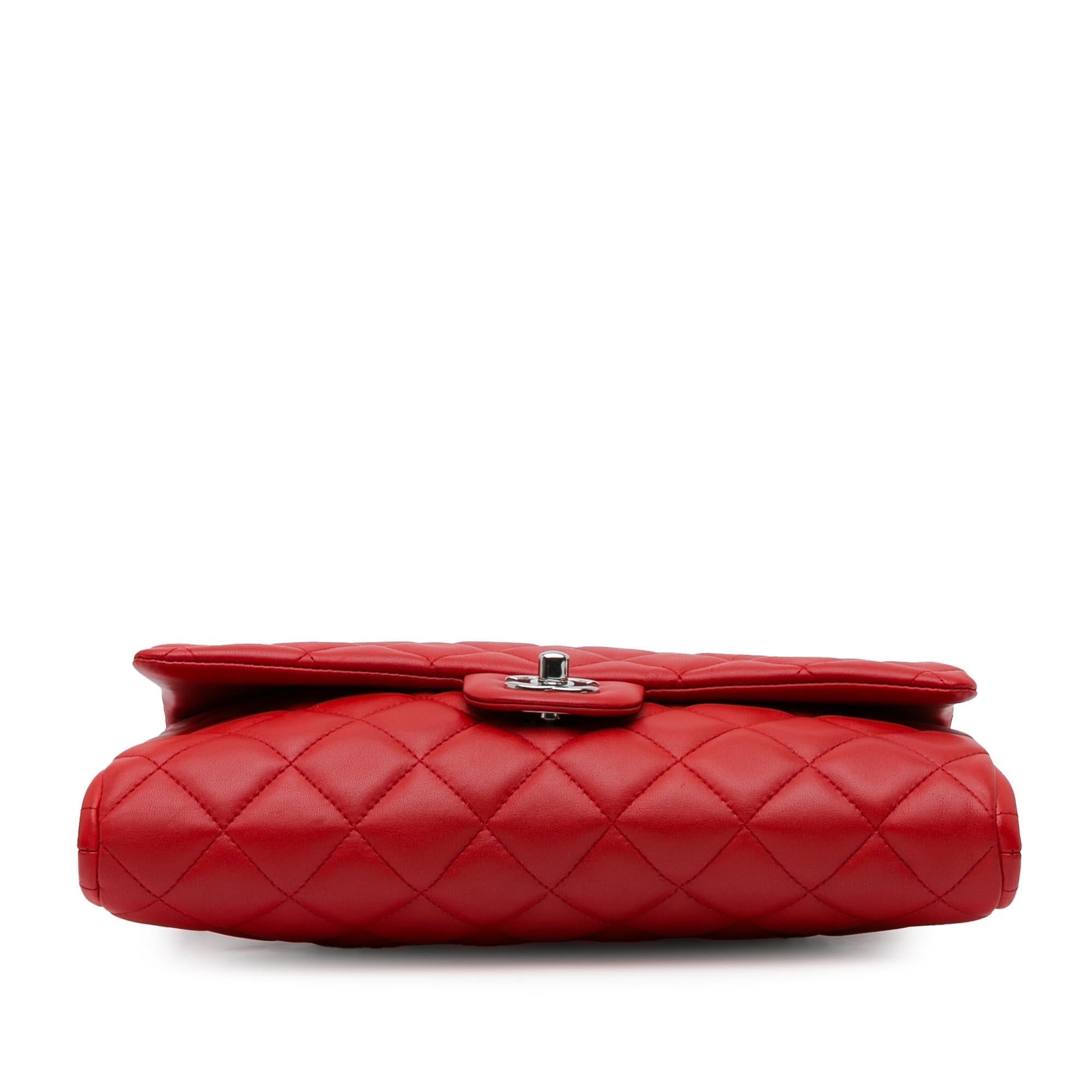 Chanel Quilted Lambskin Flap Clutch with Chain (SHG-w0bGwq)