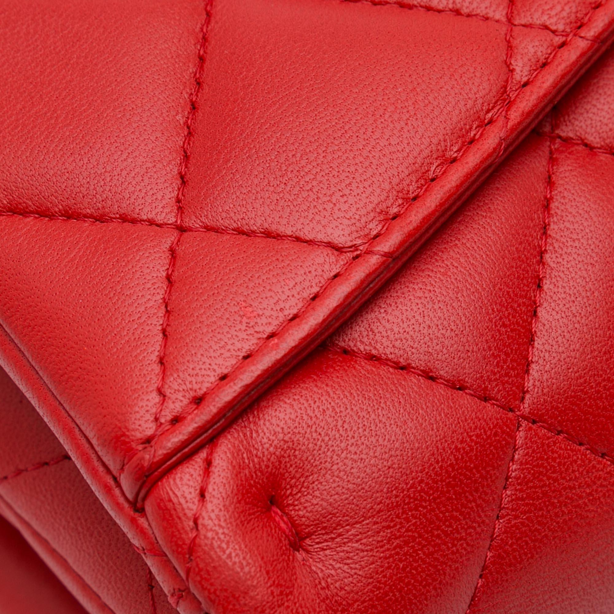 Chanel Quilted Lambskin Flap Clutch with Chain (SHG-w0bGwq)