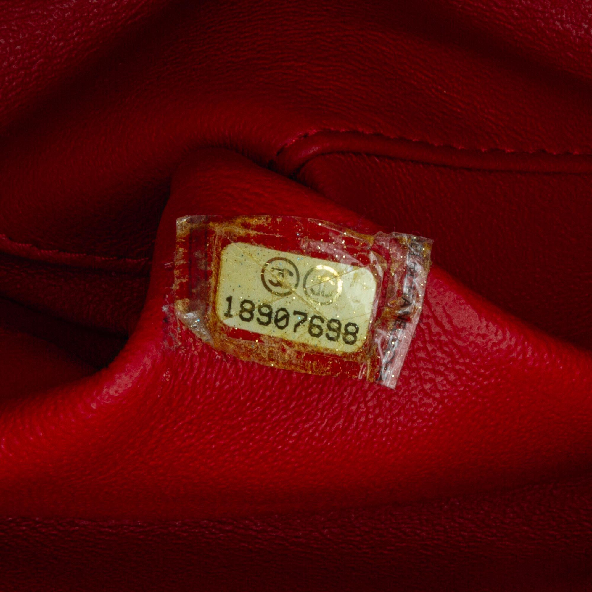 Chanel Quilted Lambskin Flap Clutch with Chain (SHG-w0bGwq)