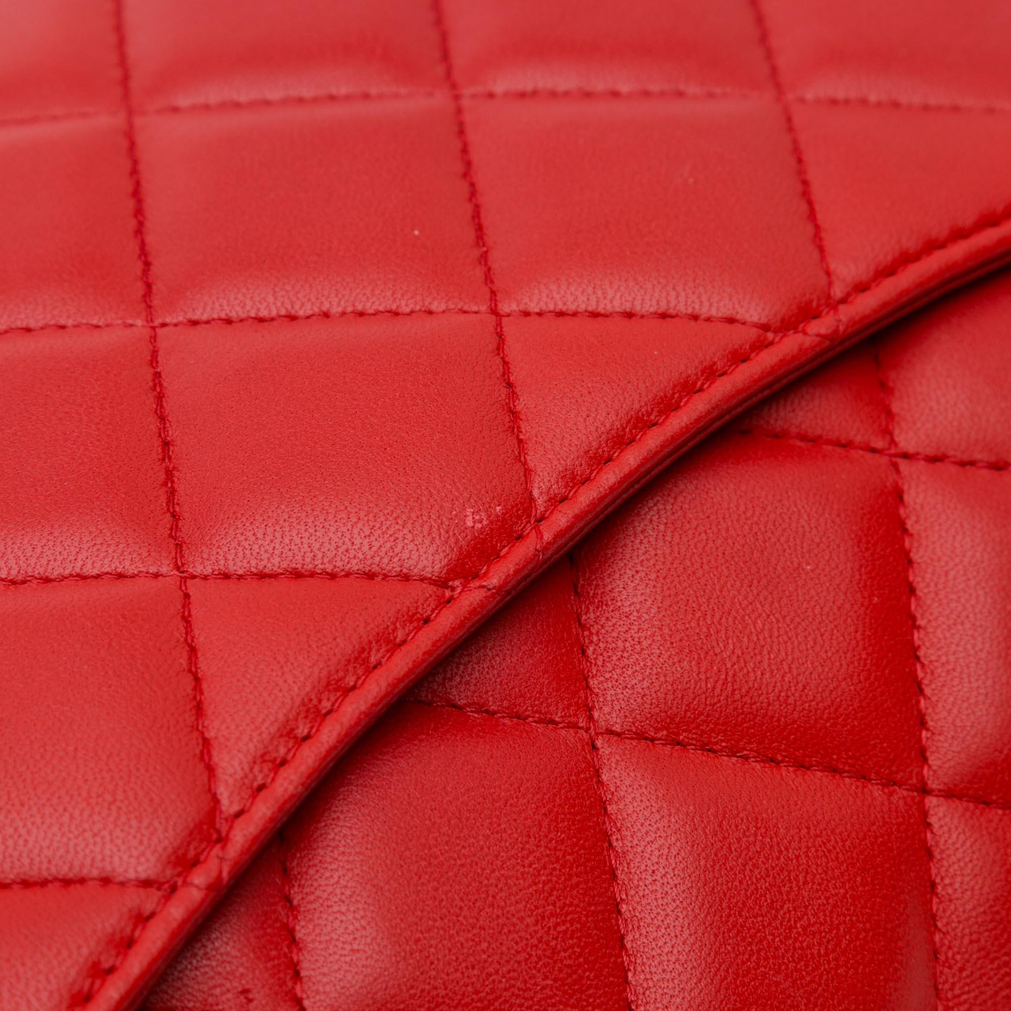 Chanel Quilted Lambskin Flap Clutch with Chain (SHG-w0bGwq)