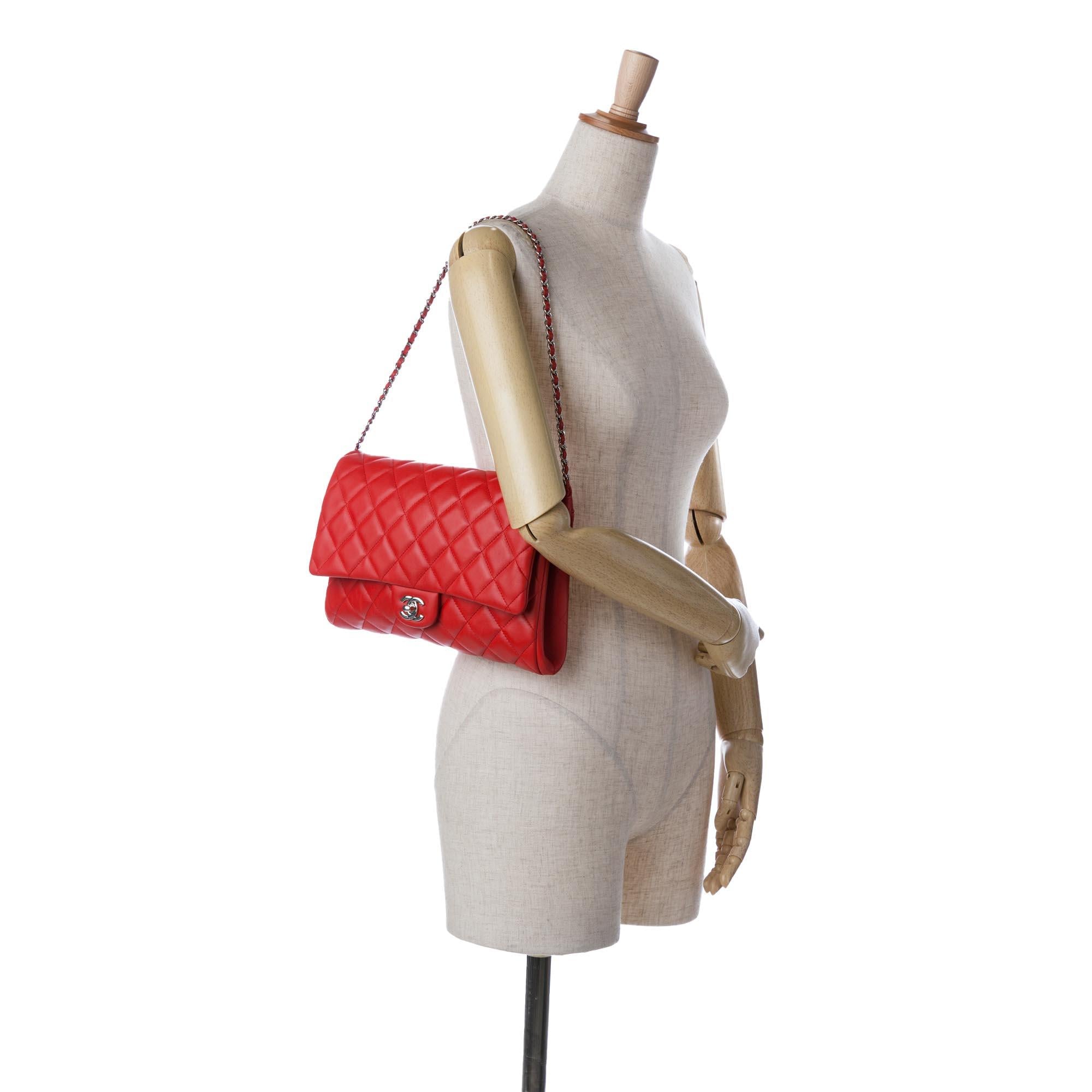 Chanel Quilted Lambskin Flap Clutch with Chain (SHG-w0bGwq)