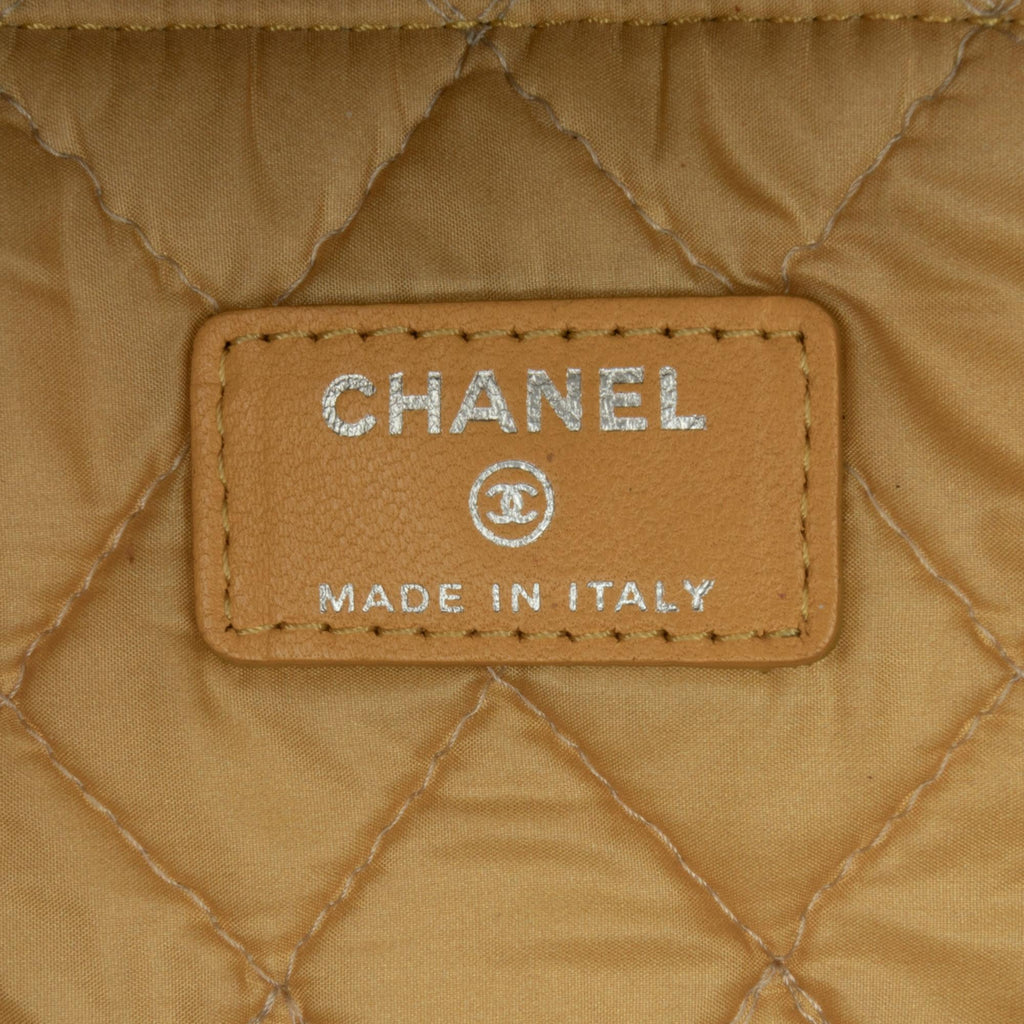 Chanel Quilted Lambskin O Case Clutch (SHG-d1f50a)