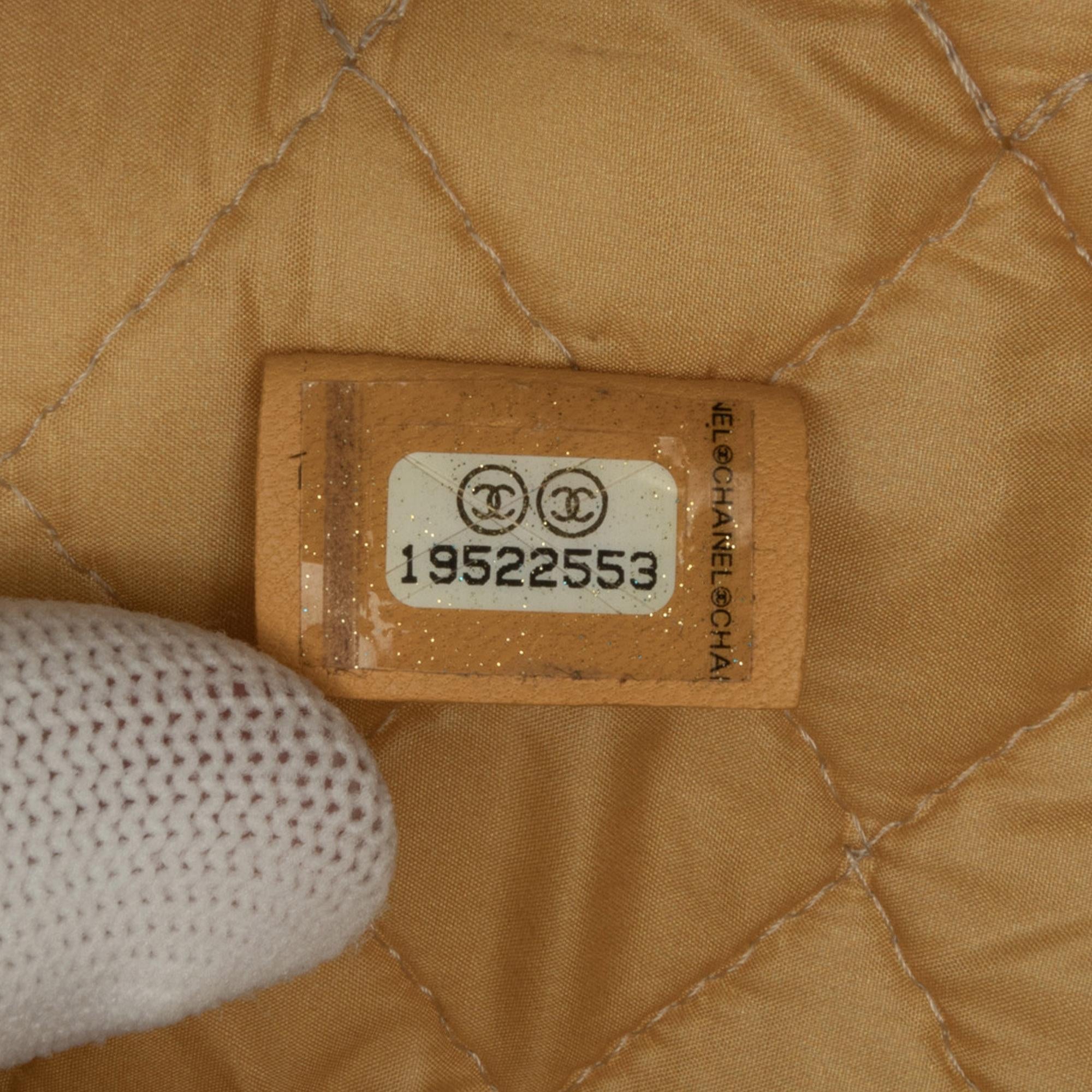 Chanel Quilted Lambskin O Case Clutch (SHG-d1f50a)