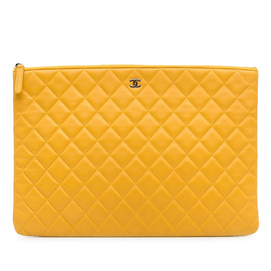 Chanel Quilted Lambskin O Case Clutch (SHG-d1f50a)