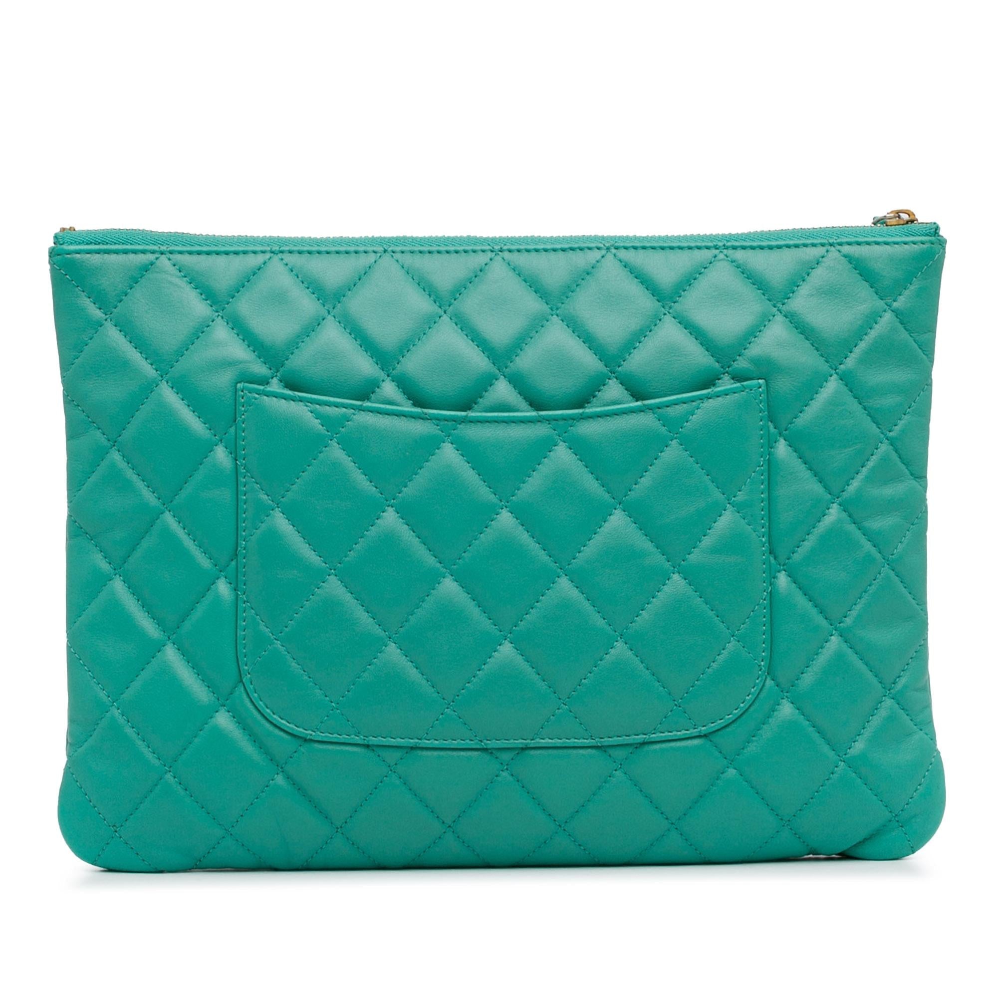 Chanel Quilted Lambskin O-Case Clutch (SHG-2sVTGN)