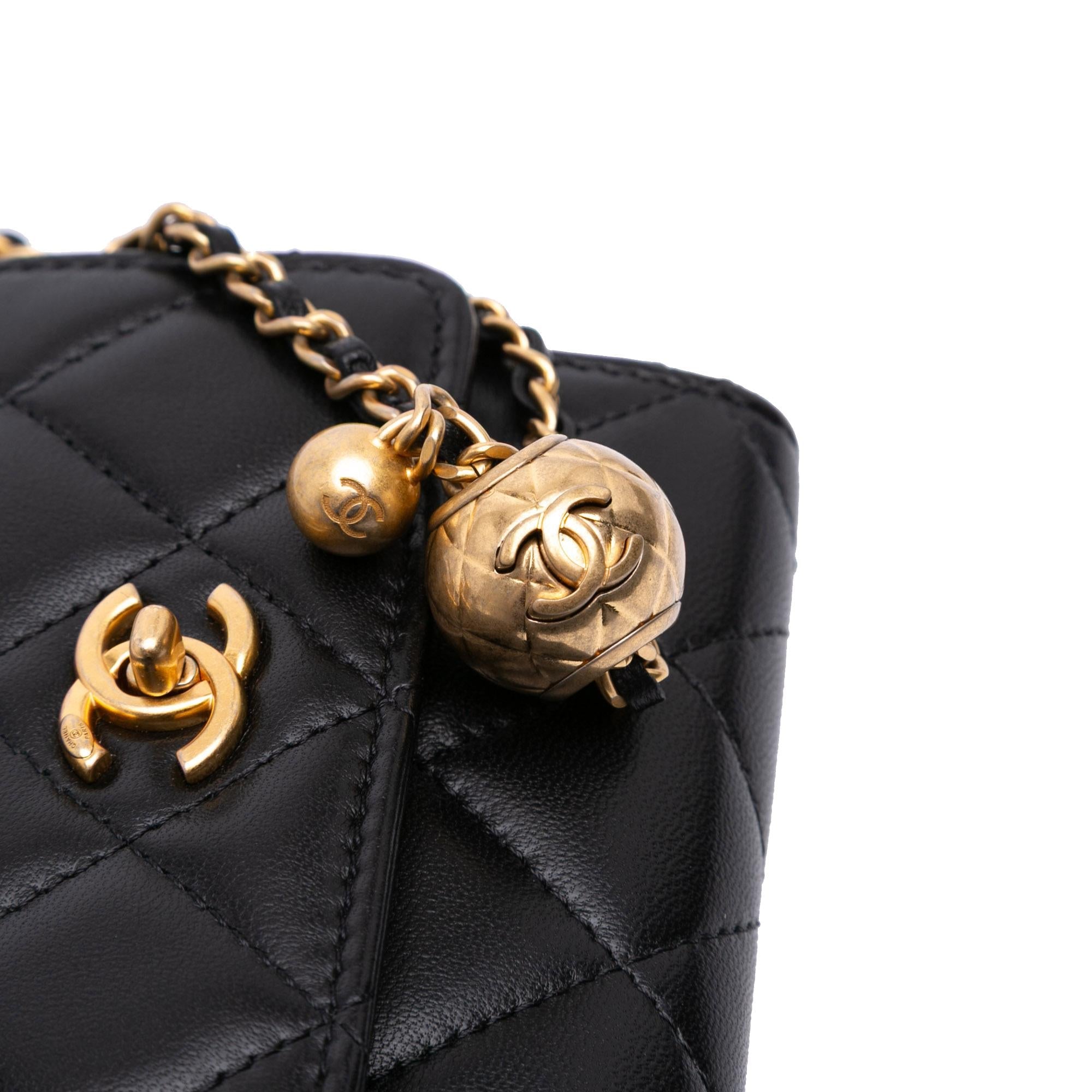 Chanel Quilted Lambskin Pearl Crush Clutch With Chain