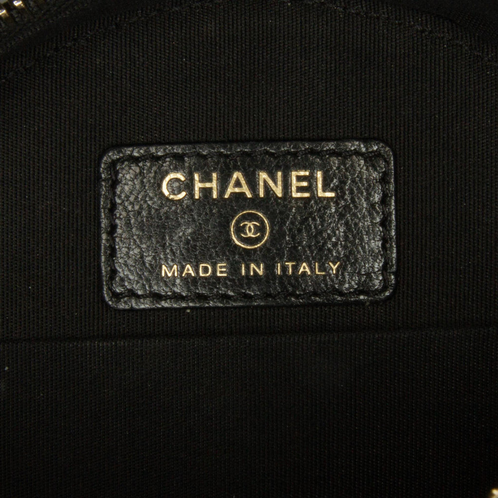 Chanel Quilted Lambskin Round Crossbody (SHG-sFX786)
