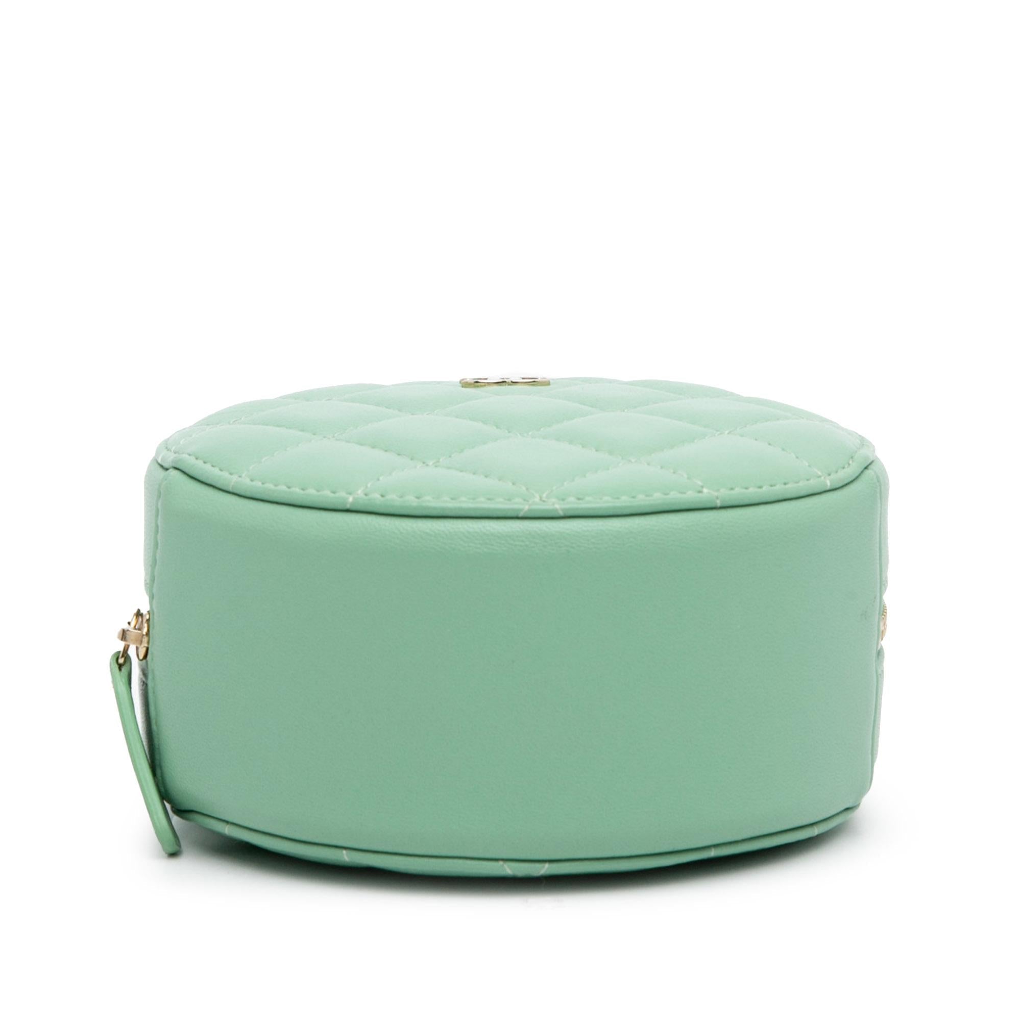 Chanel Quilted Lambskin Round Crossbody (SHG-WBU4Wu)