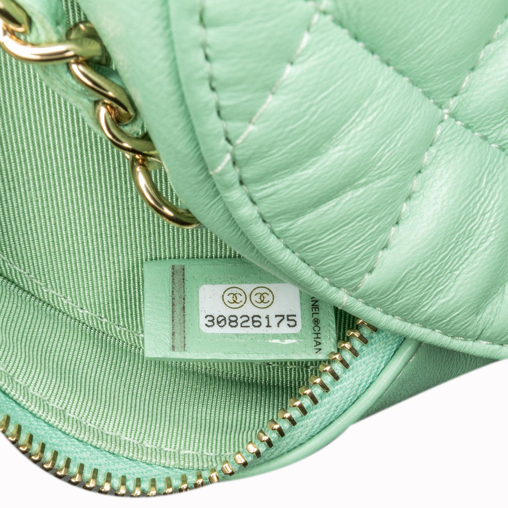 Chanel Quilted Lambskin Round Crossbody (SHG-uKvNTn)