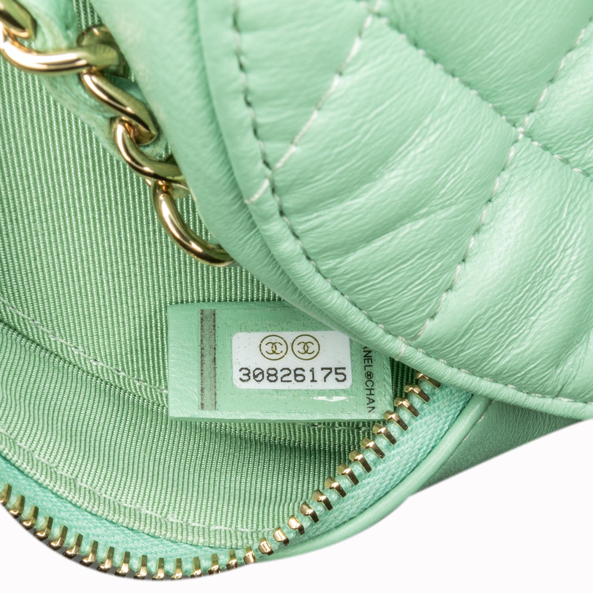 Chanel Quilted Lambskin Round Crossbody (SHG-uKvNTn)