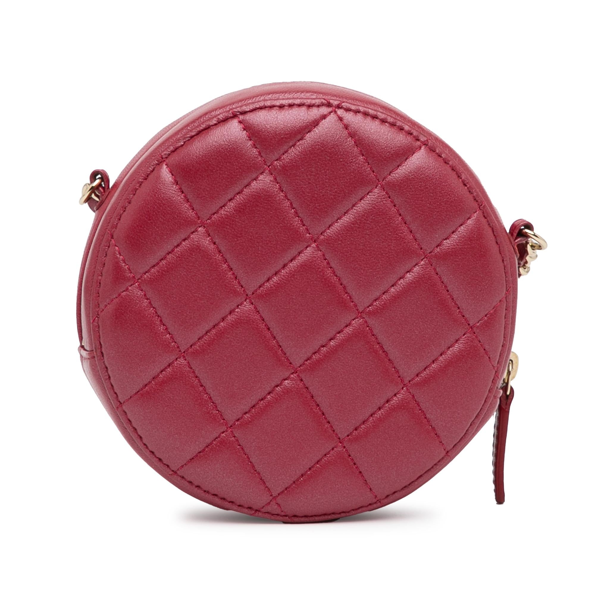 Chanel Quilted Lambskin Round Pearl Clutch with Chain (SHG-QFU7OK)