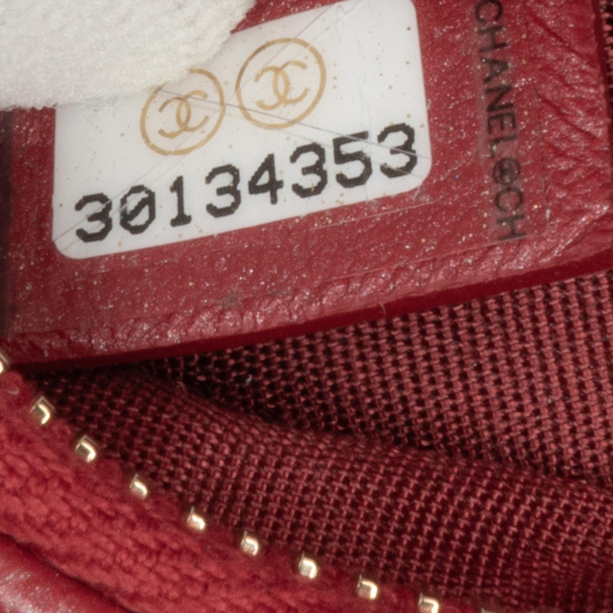 Chanel Quilted Lambskin Round Pearl Clutch with Chain (SHG-QFU7OK)