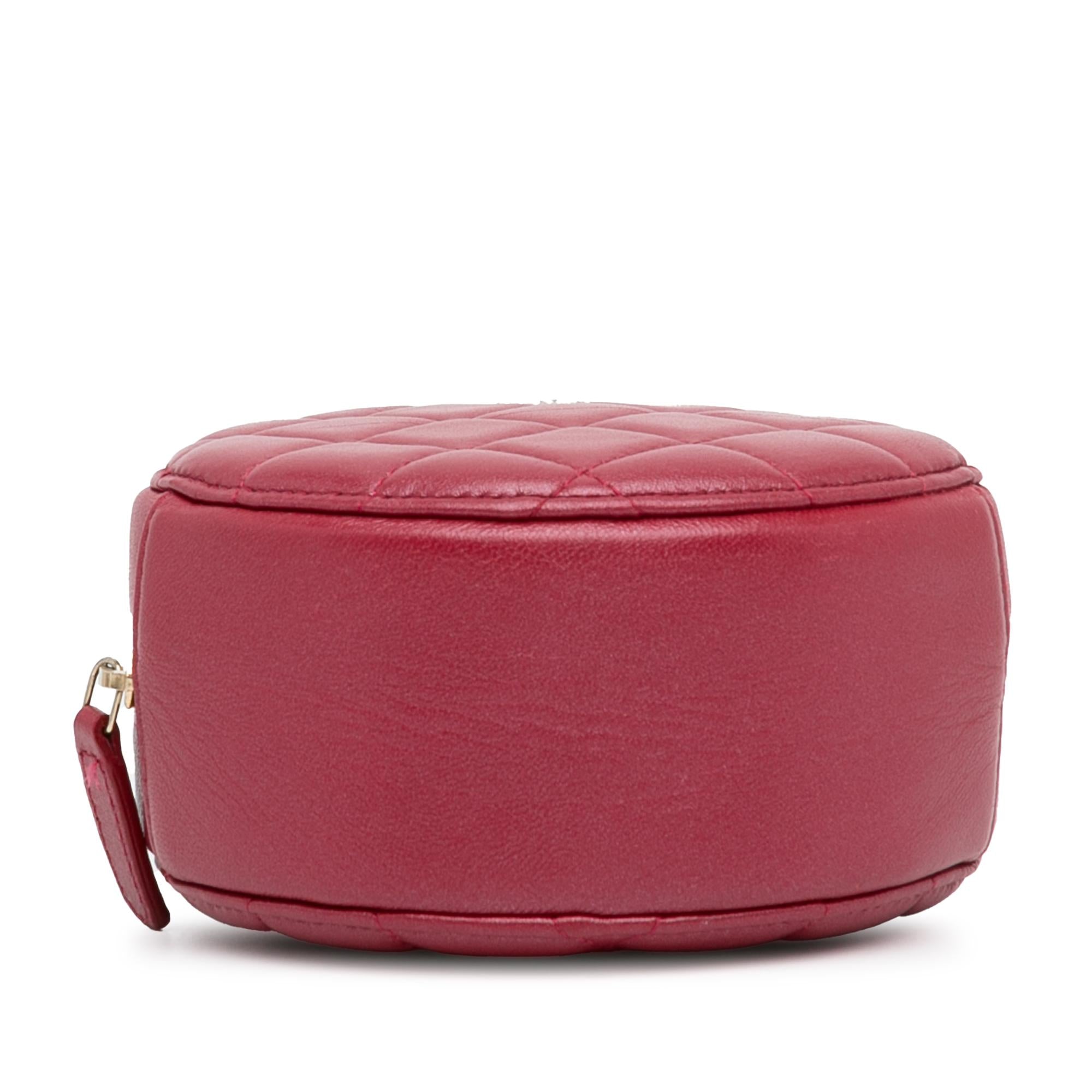 Chanel Quilted Lambskin Round Pearl Clutch with Chain (SHG-QFU7OK)