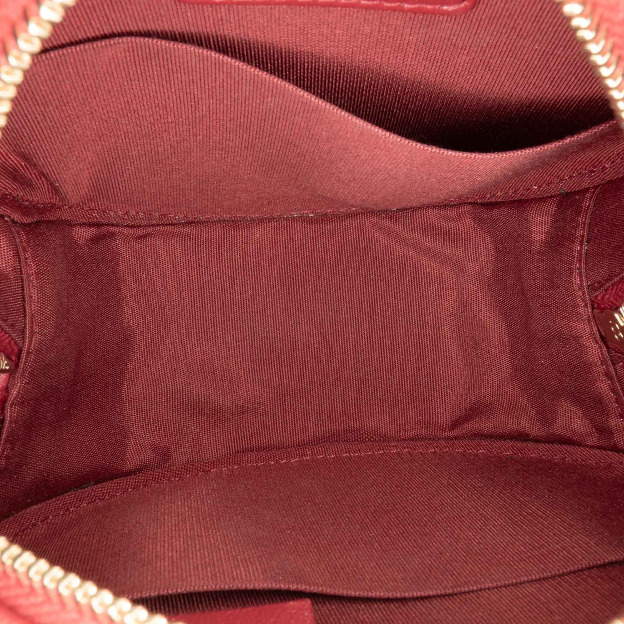 Chanel Quilted Lambskin Round Pearl Clutch with Chain (SHG-QFU7OK)