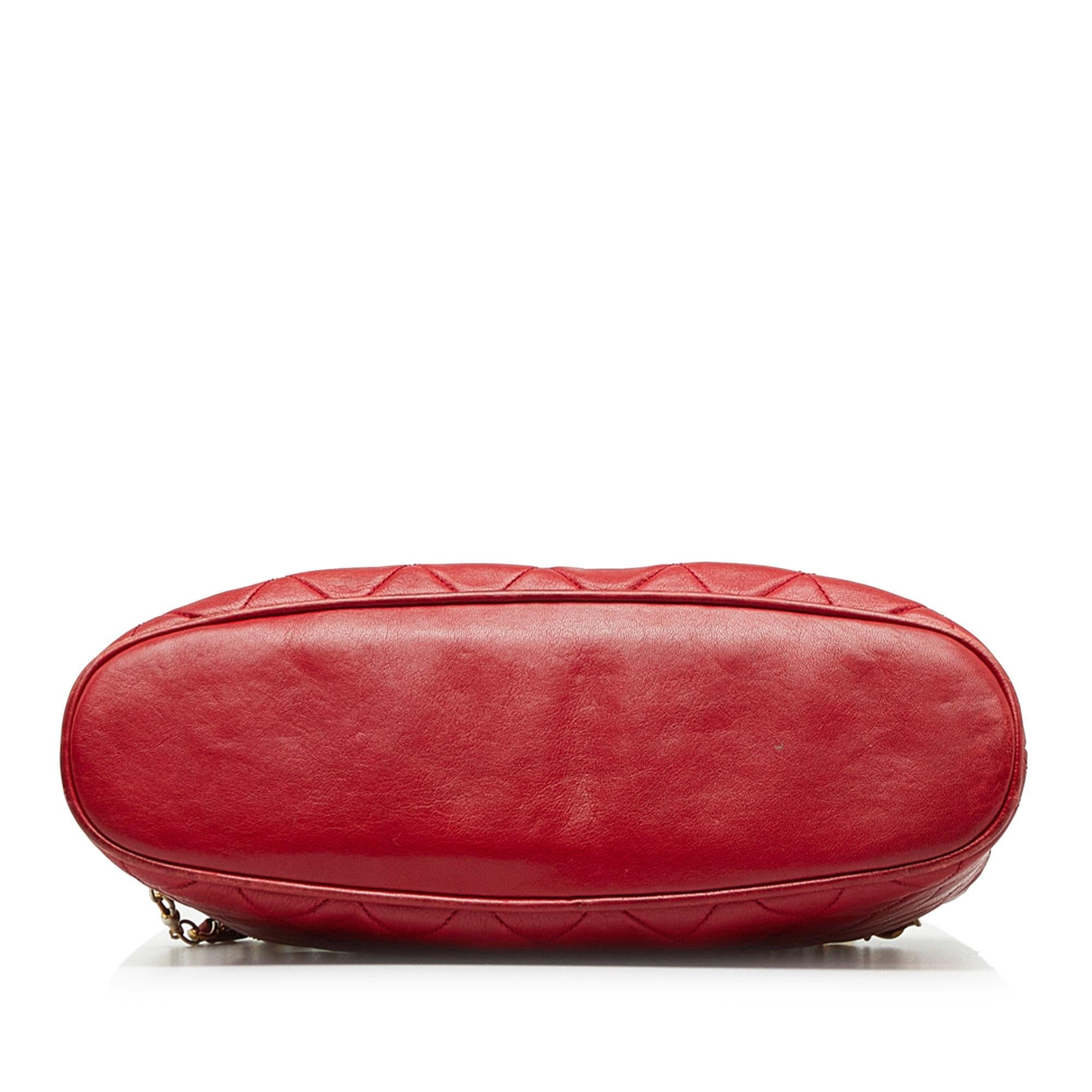 Chanel Quilted Lambskin Shoulder Bag (SHG-Qw6dWQ)