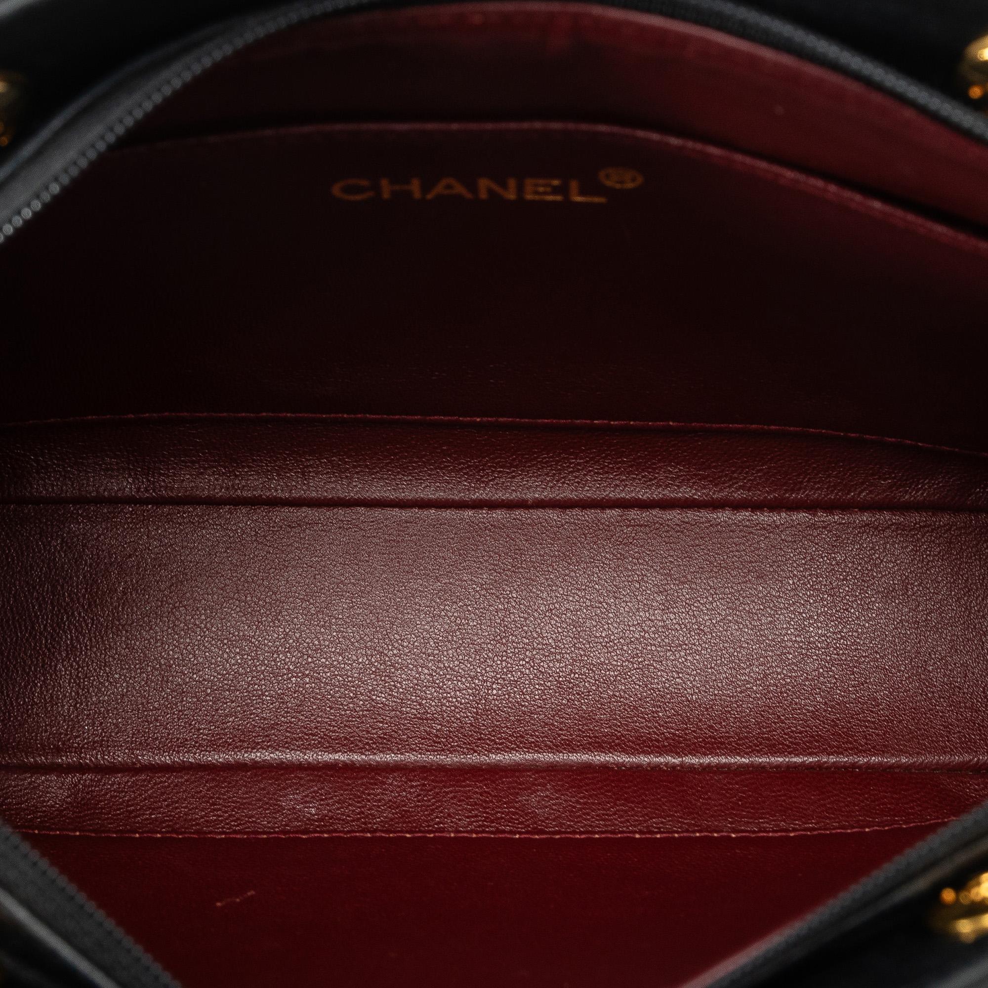 Chanel Quilted Lambskin Shoulder Bag (SHG-9EbnTq)