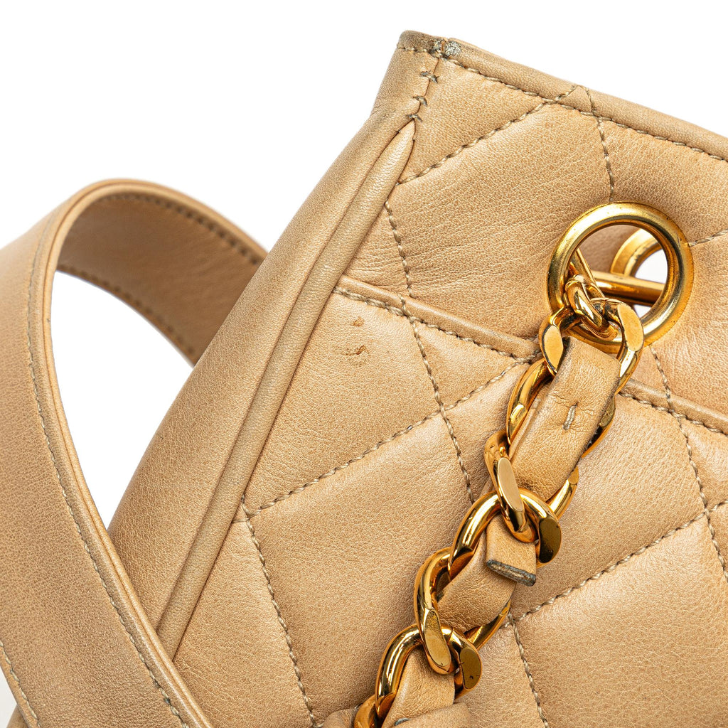 Chanel Quilted Lambskin Shoulder Bag (SHG-ng6kM3)