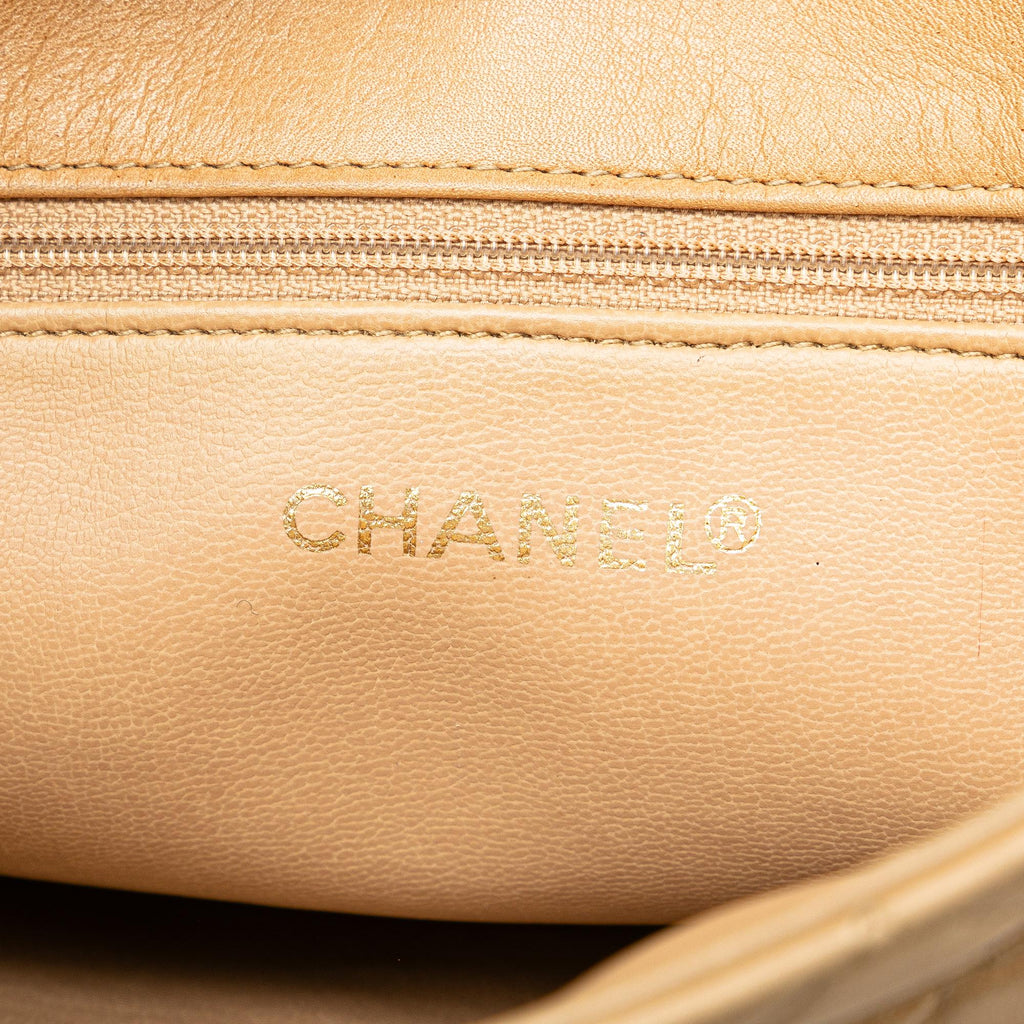 Chanel Quilted Lambskin Shoulder Bag (SHG-ng6kM3)