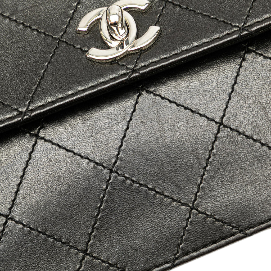 Chanel Quilted Lambskin Straight Flap (SHG-OyBrk5)