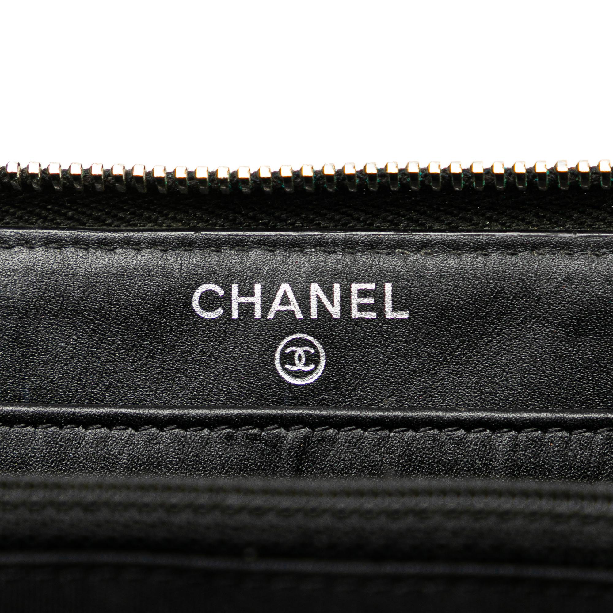 Chanel Quilted Patent Brilliant Zip Around Wallet (SHG-9dsHwF)