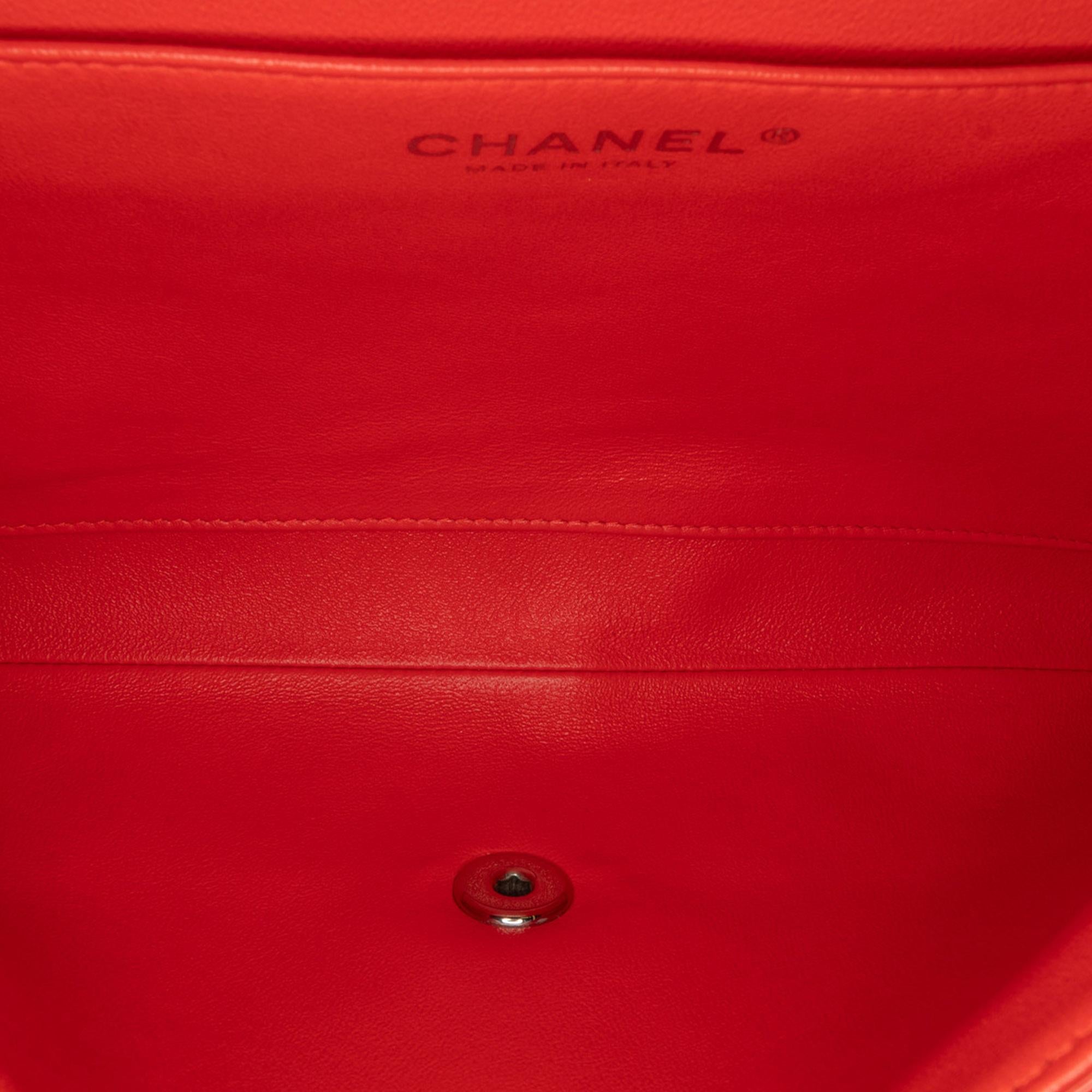 Chanel Quilted Patent New Clutch With Chain (SHG-SbQhLa)