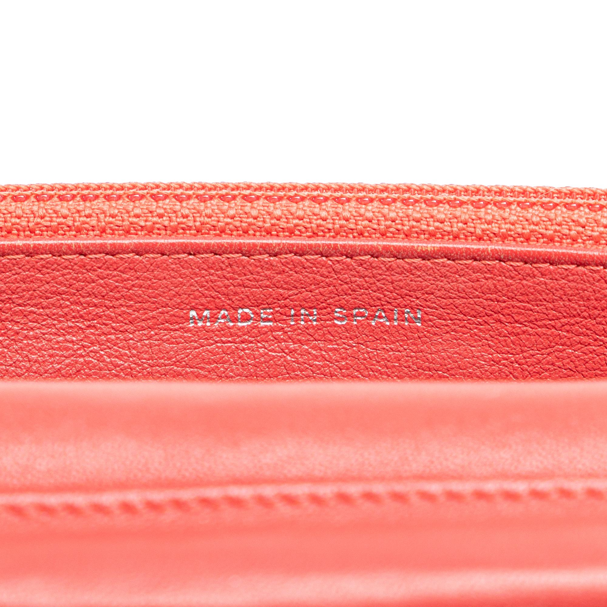 Chanel Quilted Patent Wallet On Chain (SHG-lcx1QN)