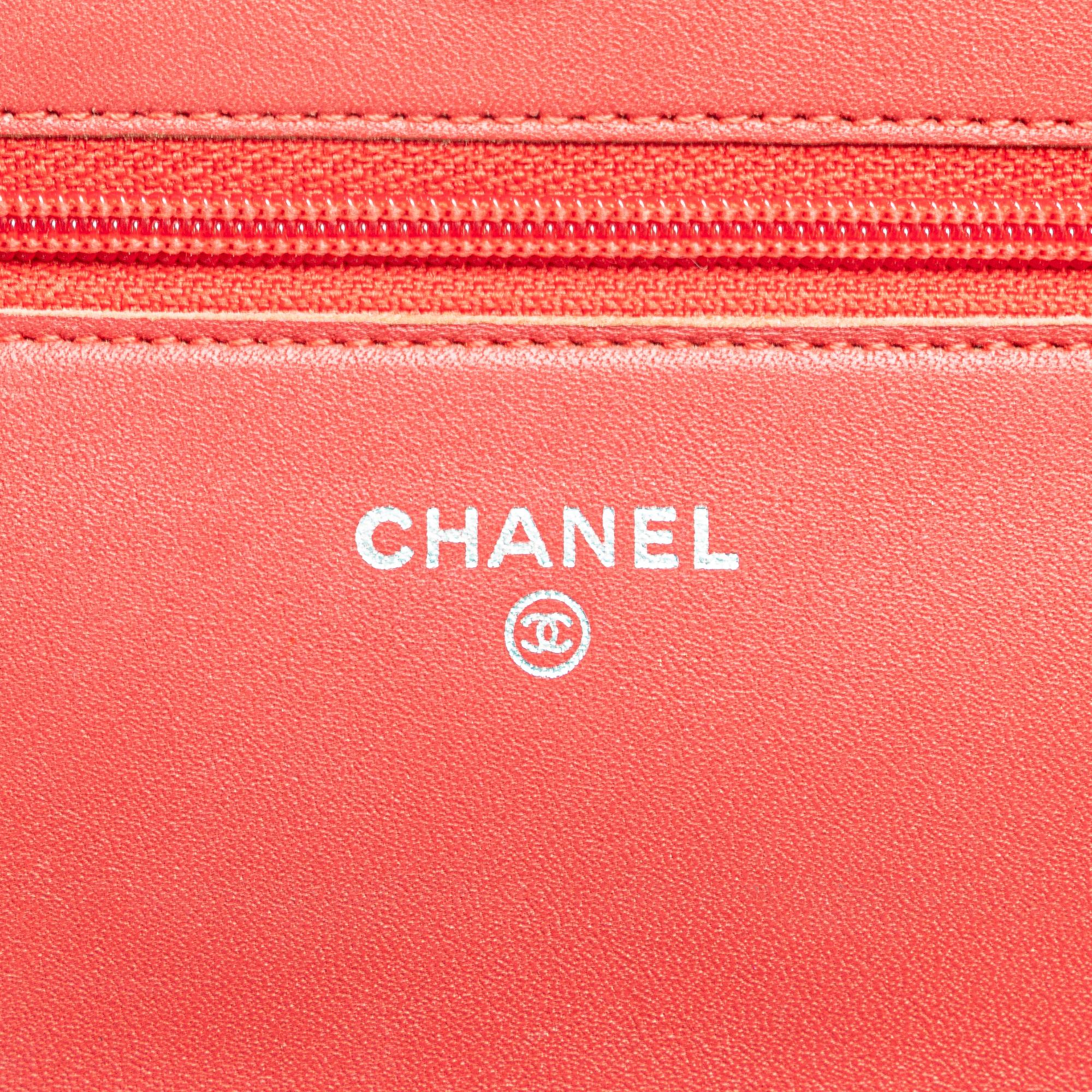 Chanel Quilted Patent Wallet On Chain (SHG-lcx1QN)