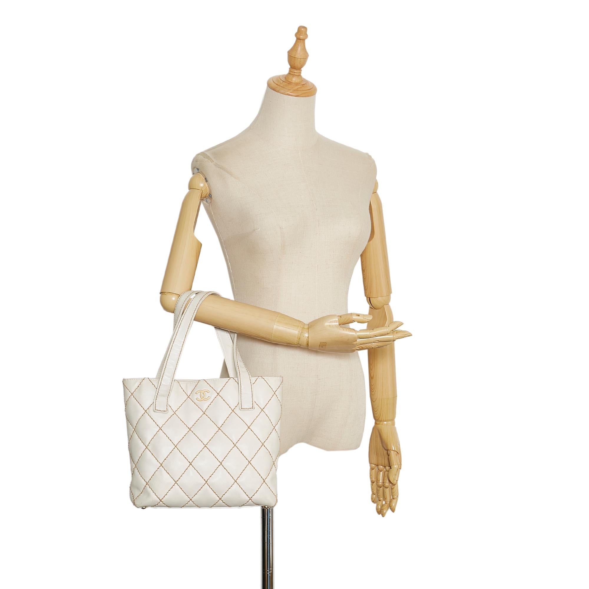 Chanel Quilted Surpique Tote (SHG-35386)