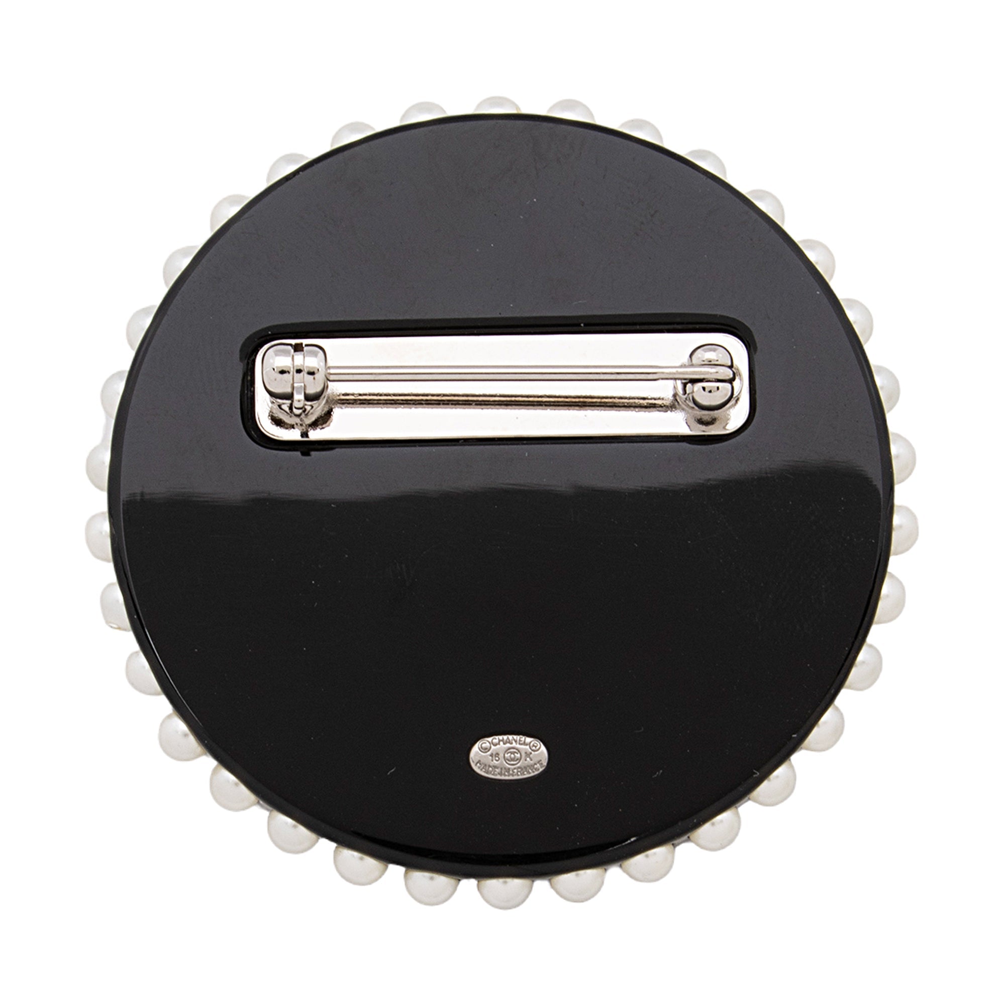 Chanel Resin Crystal Pearl Emoji CC Brooch (SHF-J4WQzc)