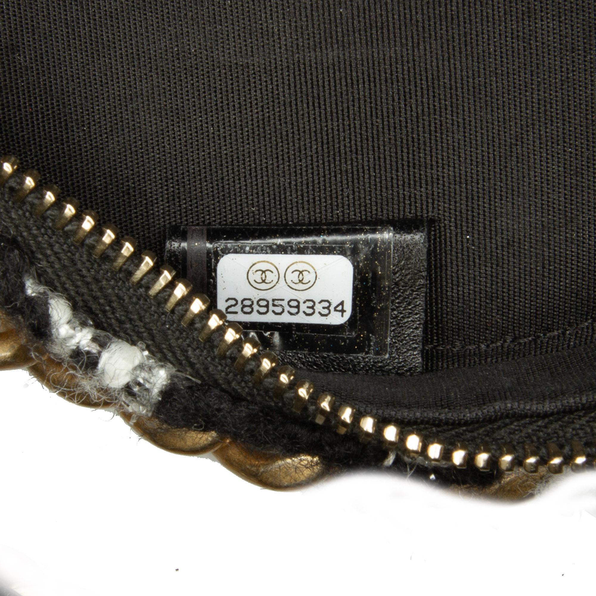 Chanel Round Tweed 19 Clutch with Chain and Lambskin Coin Purse (SHG-QcxD1I)