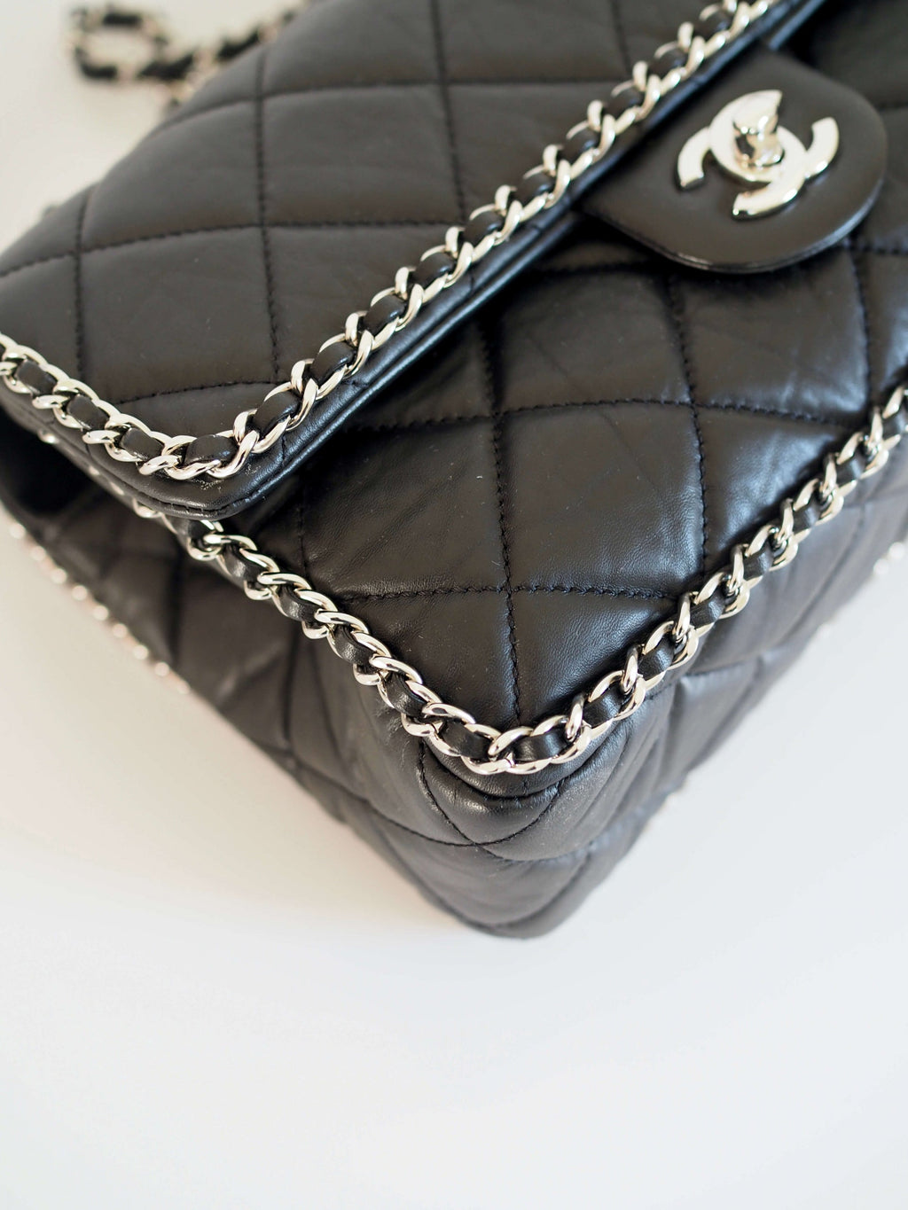 CHANEL RUNNING CHAIN AROUND FLAP BAG MEDIUM