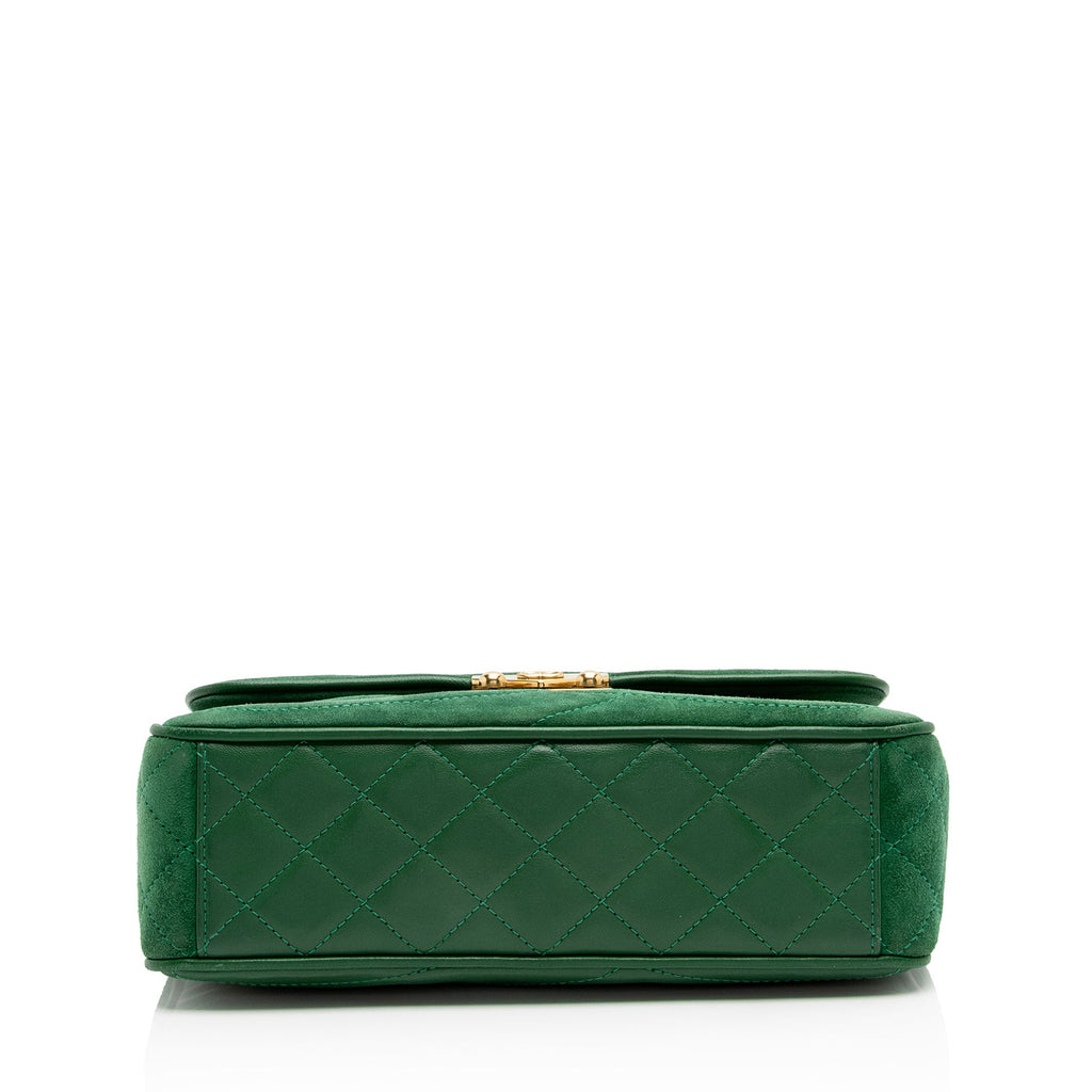 Chanel Scallop Quilted Suede Pagoda Medium Flap Bag (SHF-StVv1m)