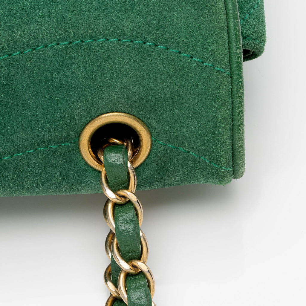 Chanel Scallop Quilted Suede Pagoda Medium Flap Bag (SHF-StVv1m)