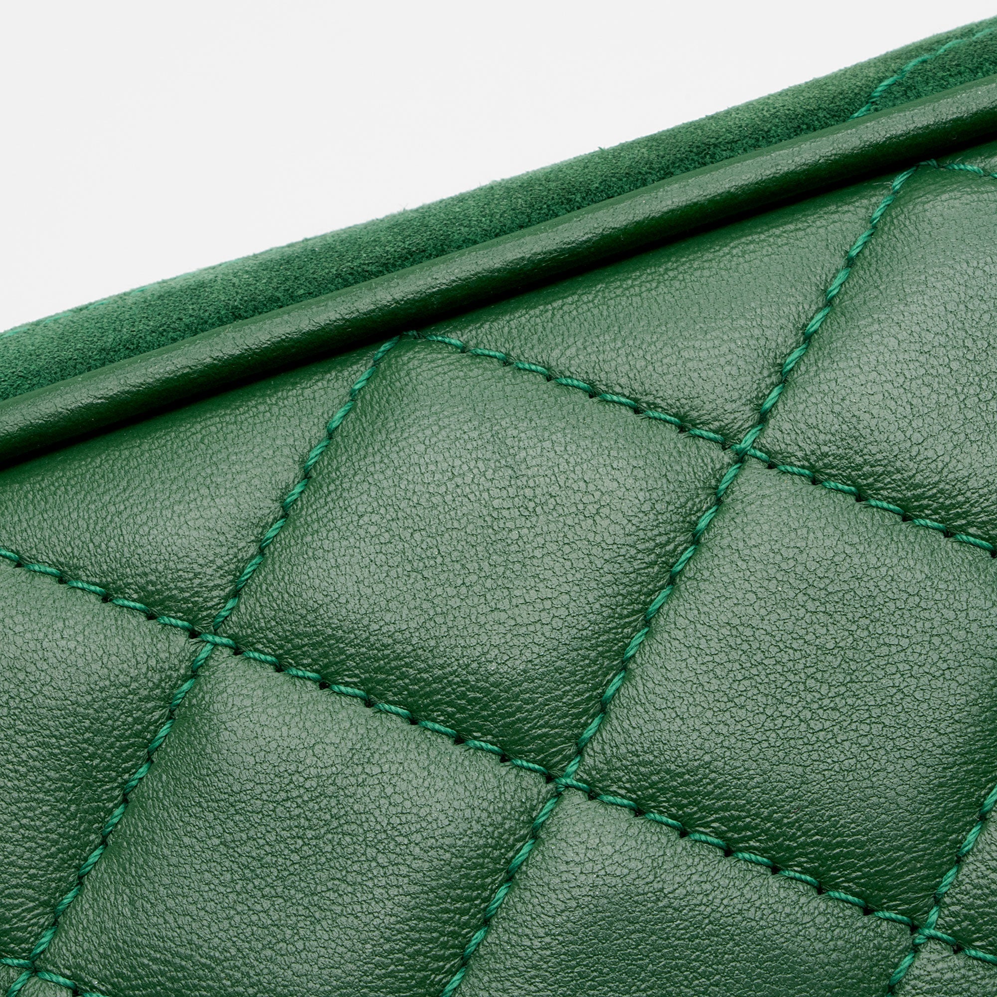 Chanel Scallop Quilted Suede Pagoda Medium Flap Bag (SHF-StVv1m)