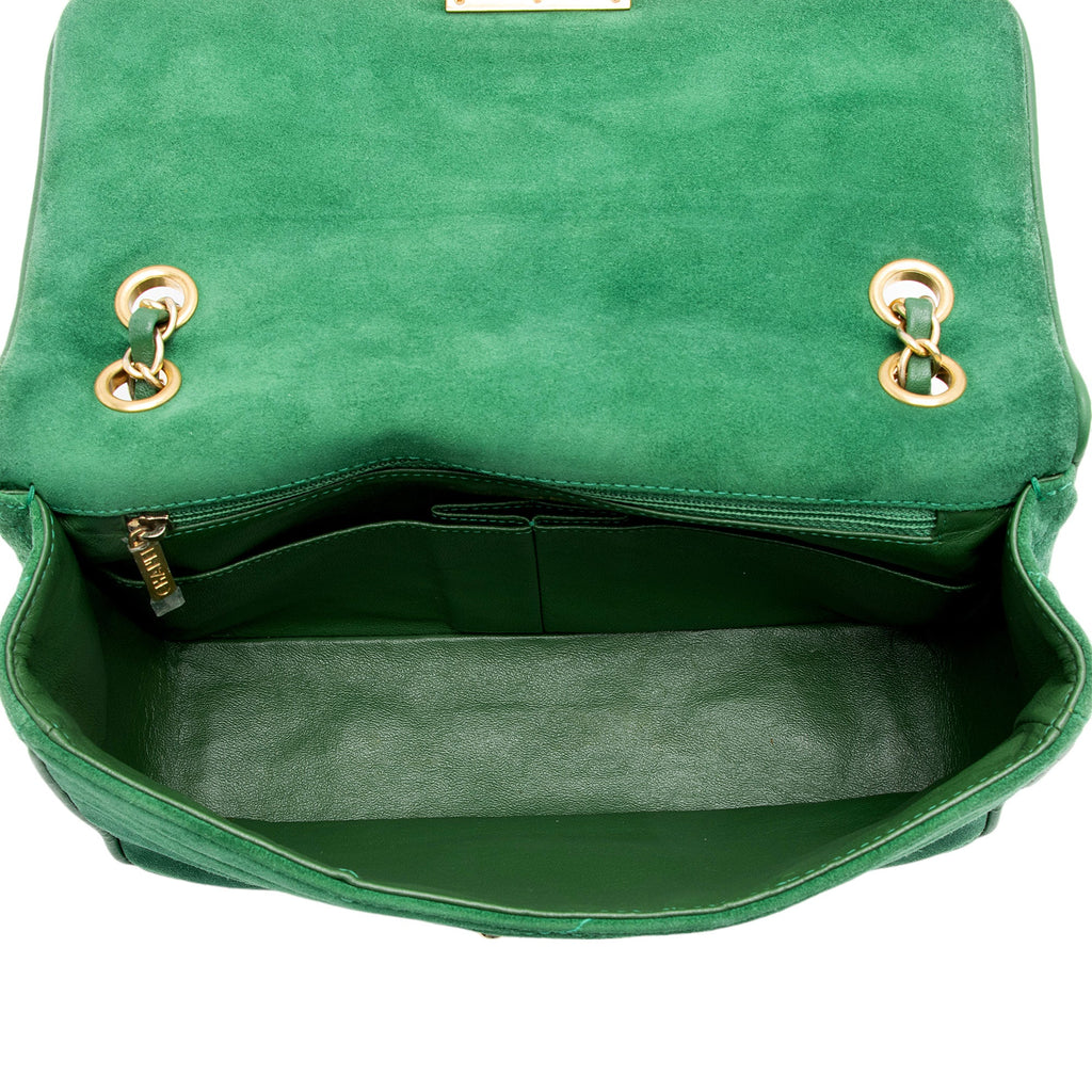 Chanel Scallop Quilted Suede Pagoda Medium Flap Bag (SHF-StVv1m)