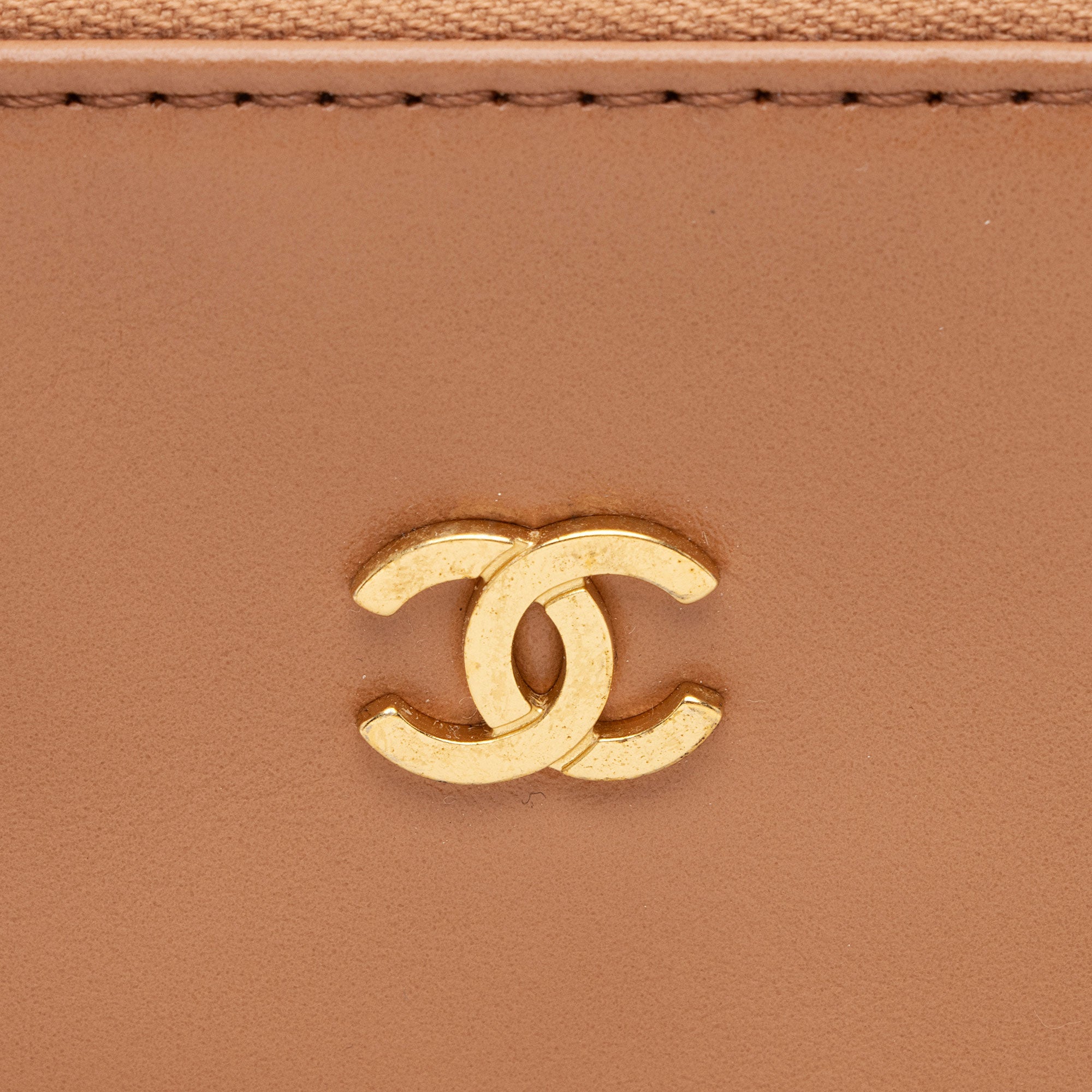 Chanel Shiny Calfskin Small Chanel 22 Pochette (SHF-JufGfx)