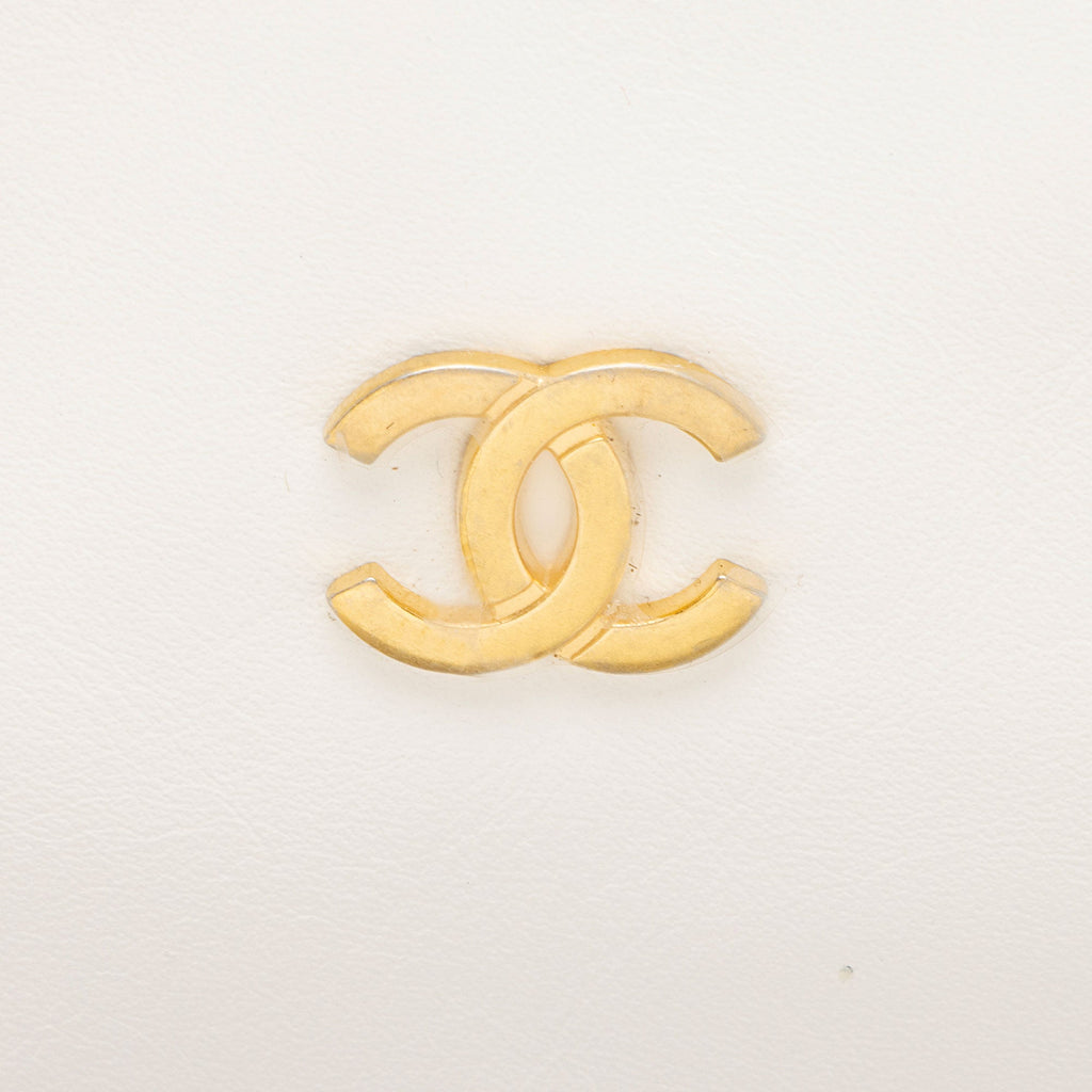 Chanel Shiny Calfskin Small Chanel 22 Pochette