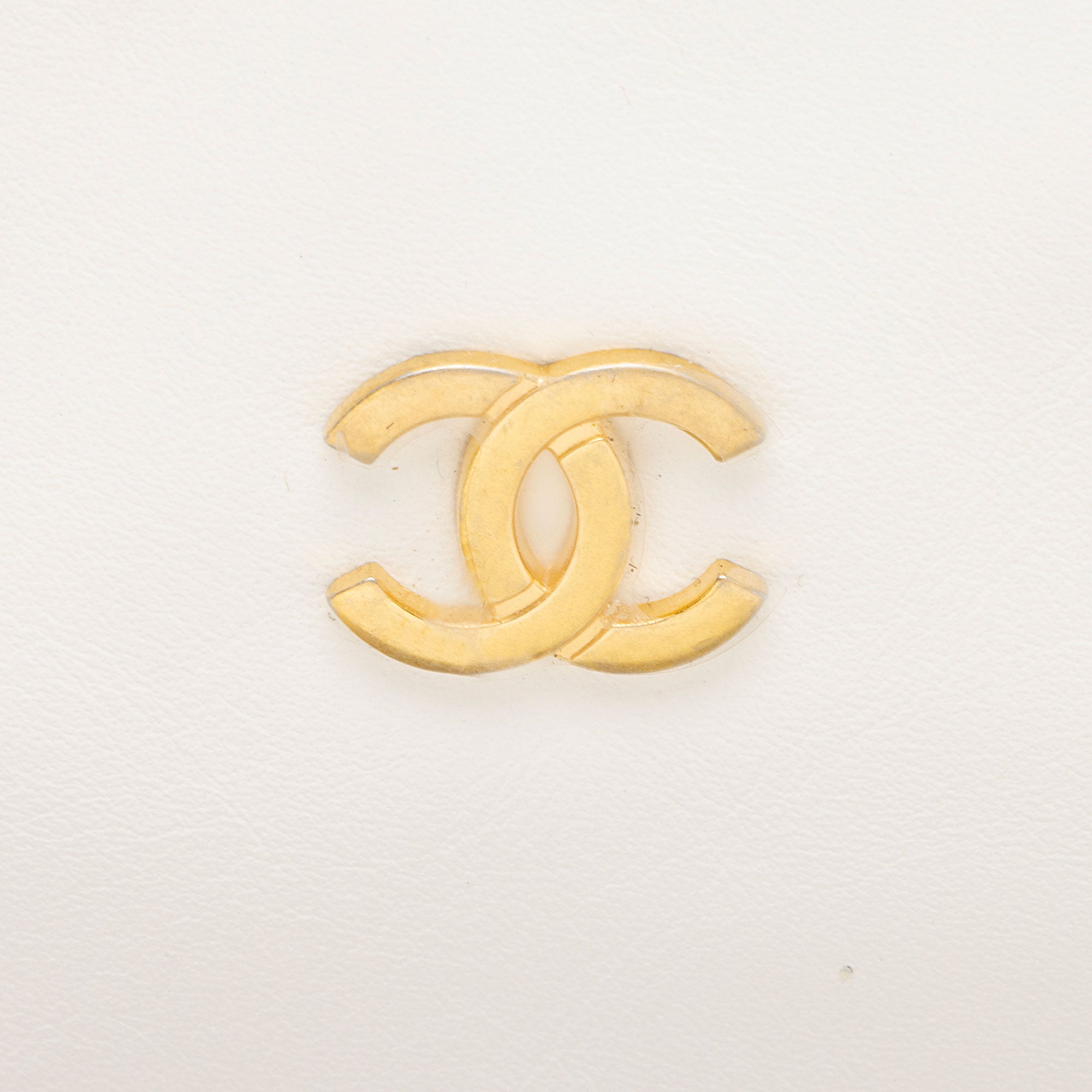 Chanel Shiny Calfskin Small Chanel 22 Pochette