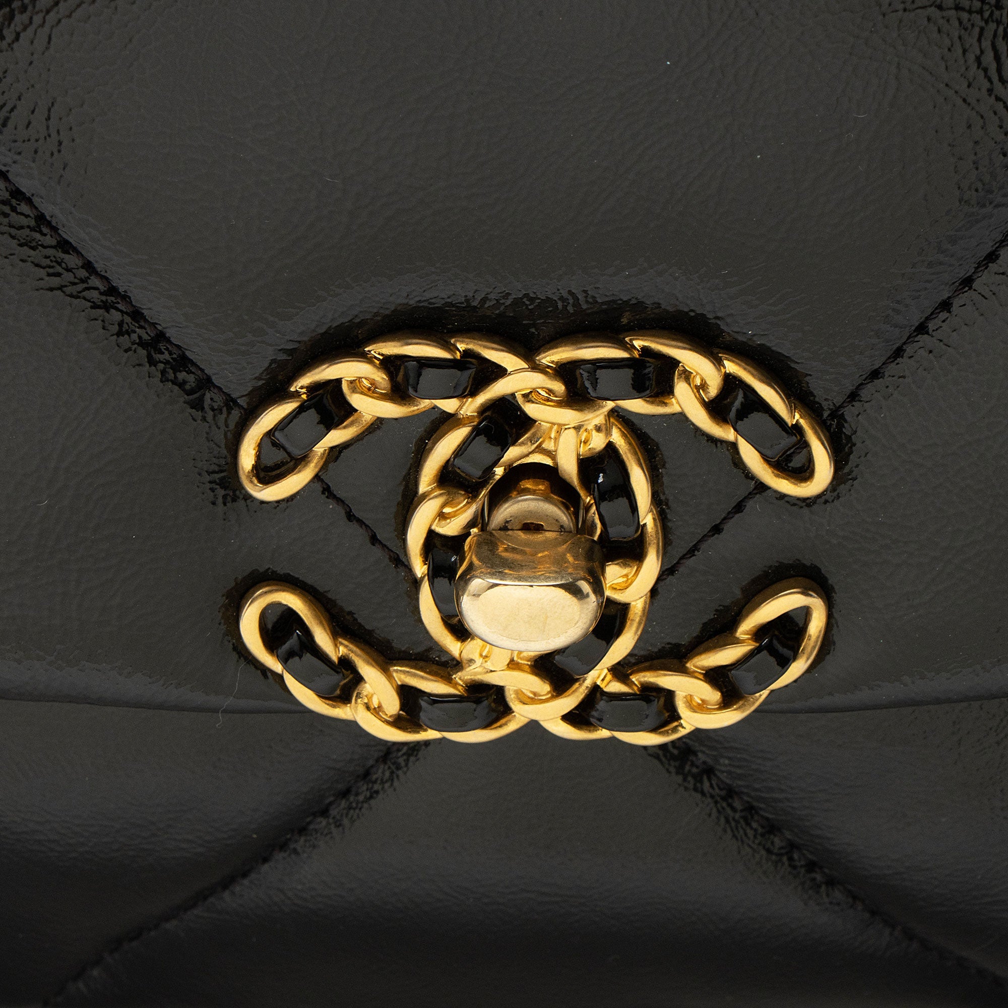 Chanel Shiny Crumpled Calfskin 19 Medium Flap Shoulder Bag
