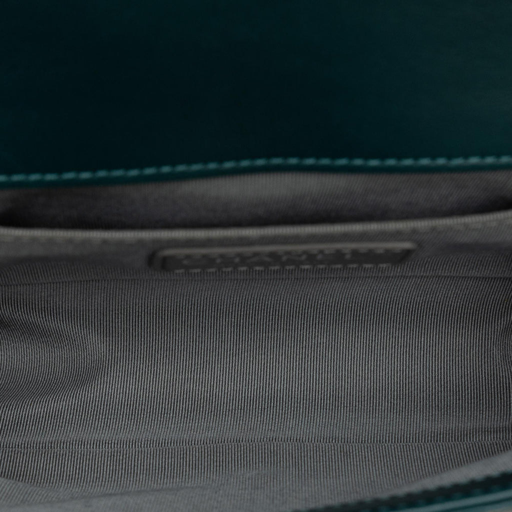 Chanel Small Boy Velvet Flap Bag (SHG-aOeYnm)